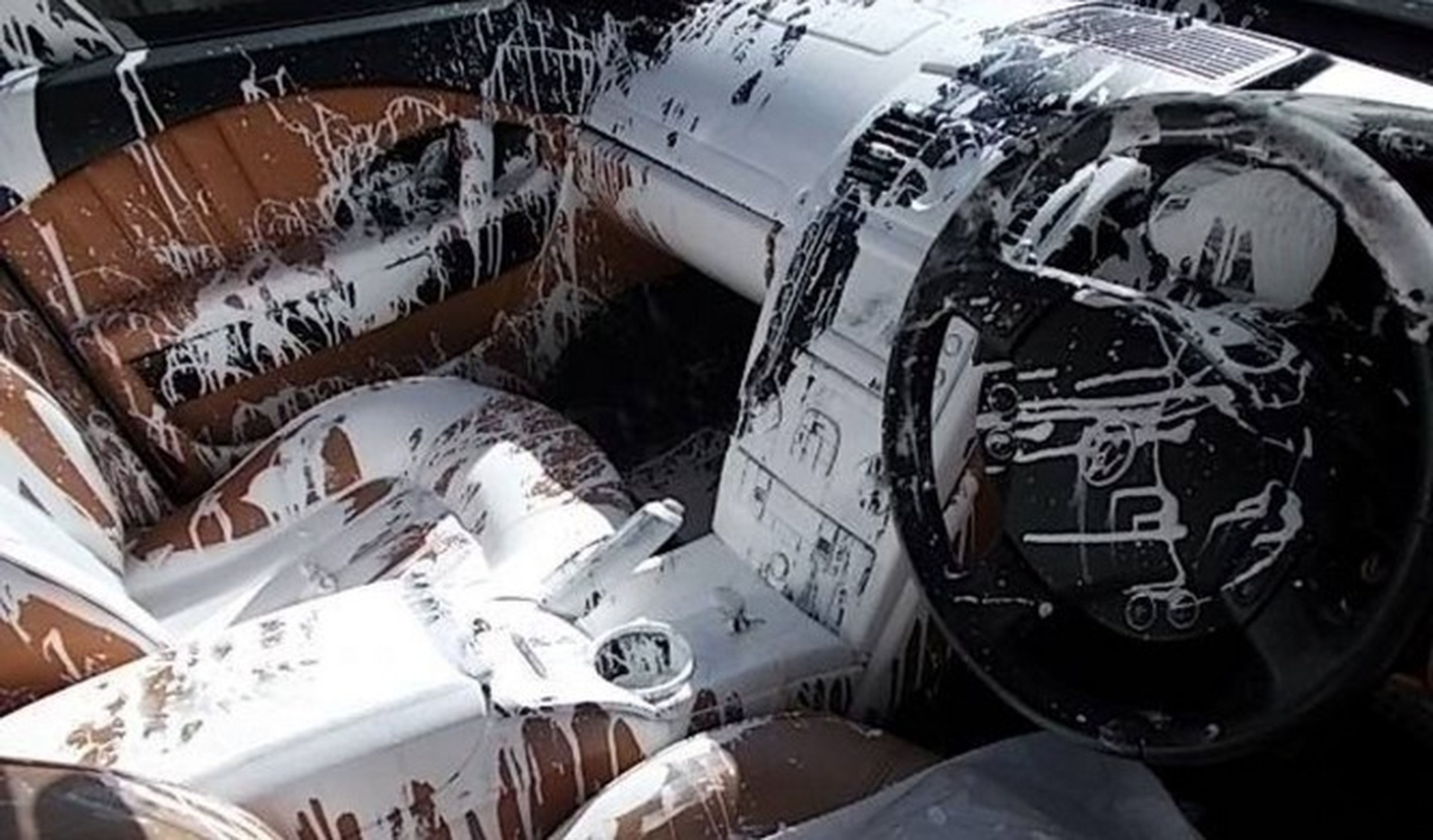 Como arruinar el interior de tu Maserati con pintura