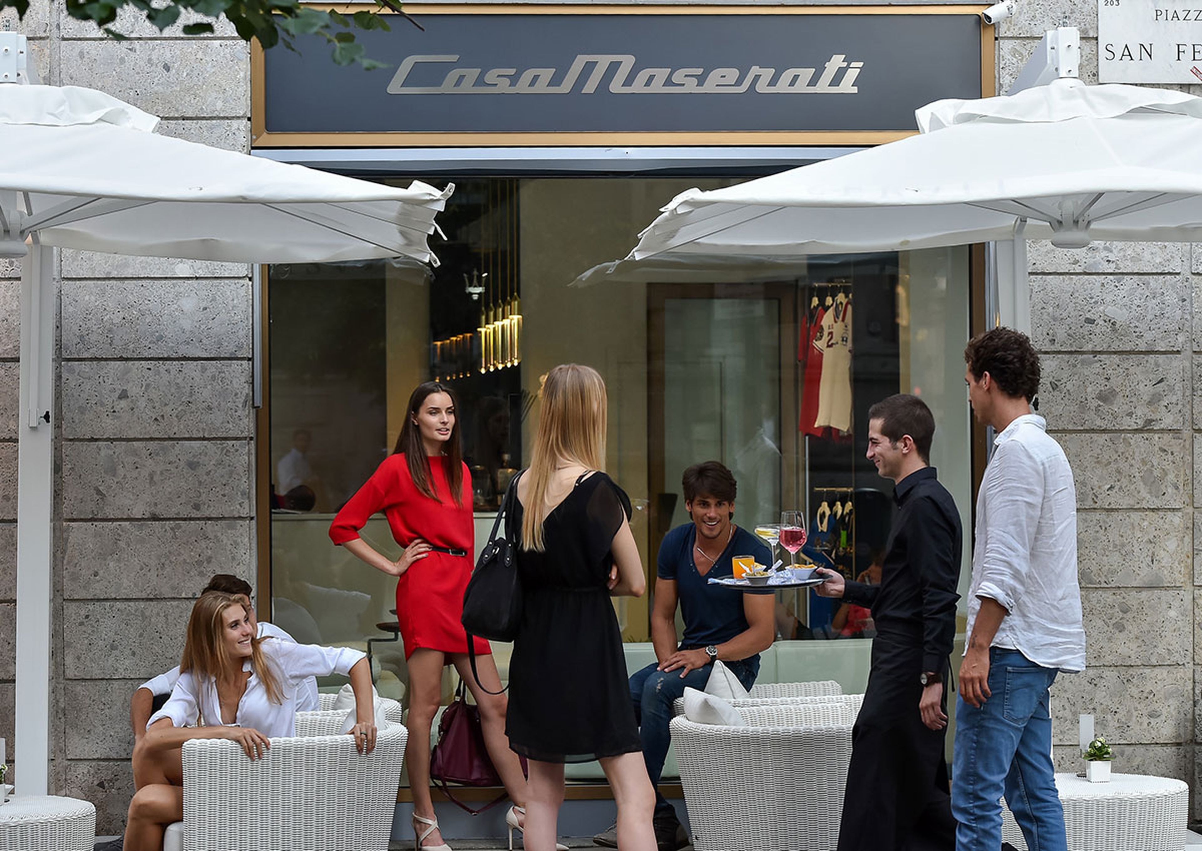 Casa Maserati también dispone de un bar.