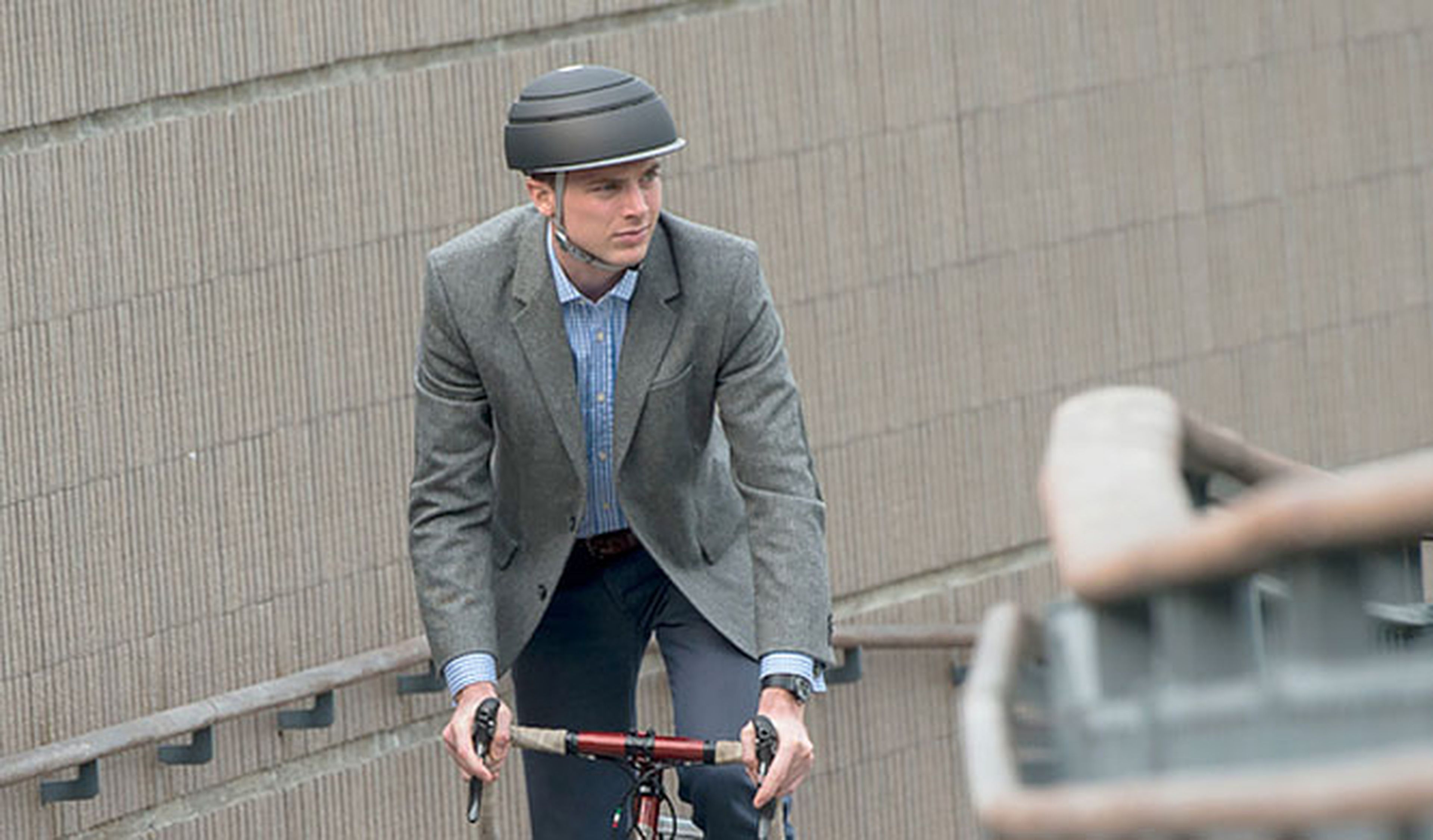 Closca Fuga, el casco plegable para montar en bicicleta
