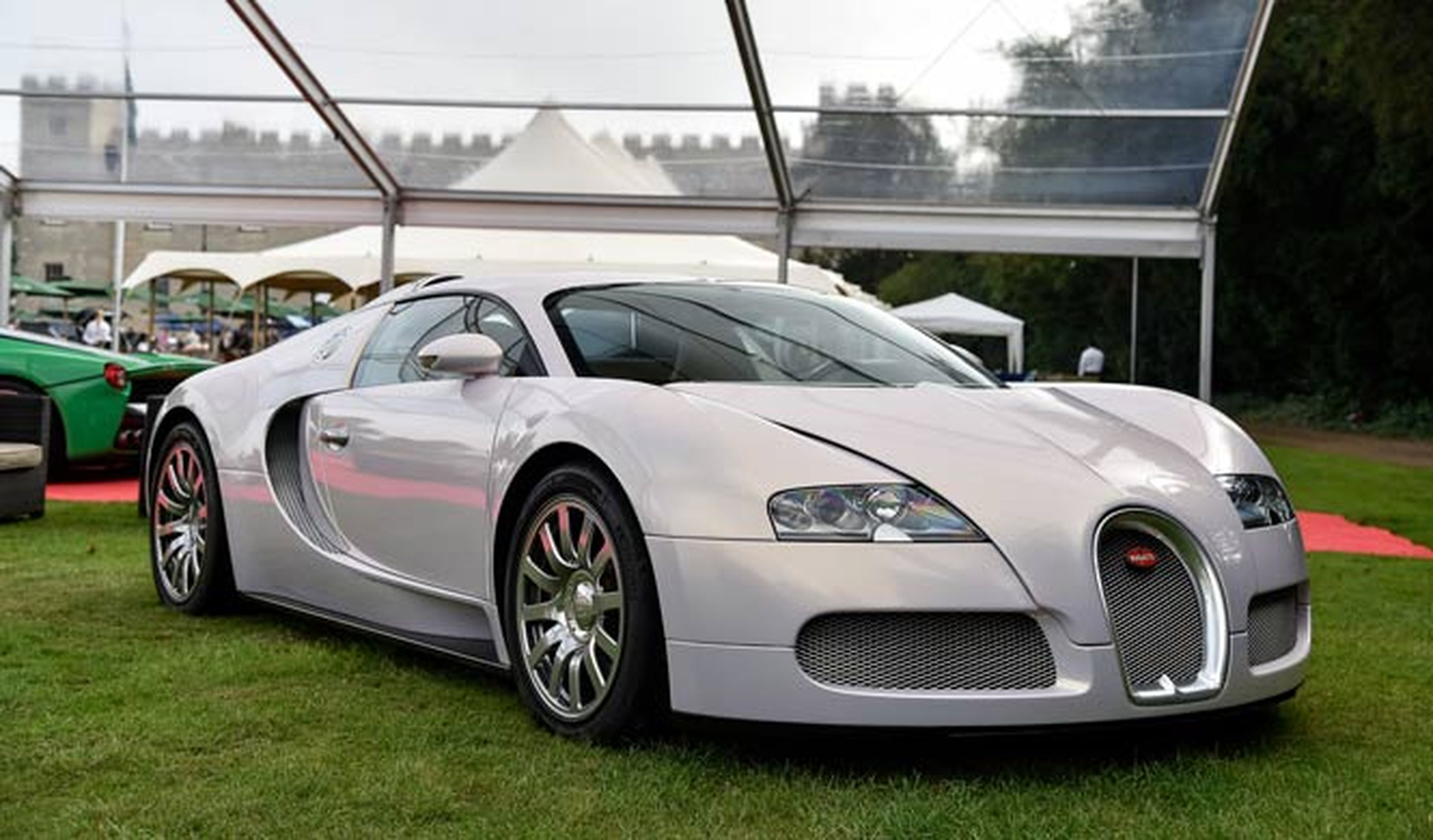 El Bugatti Veyron blanco de Floyd Mayweather