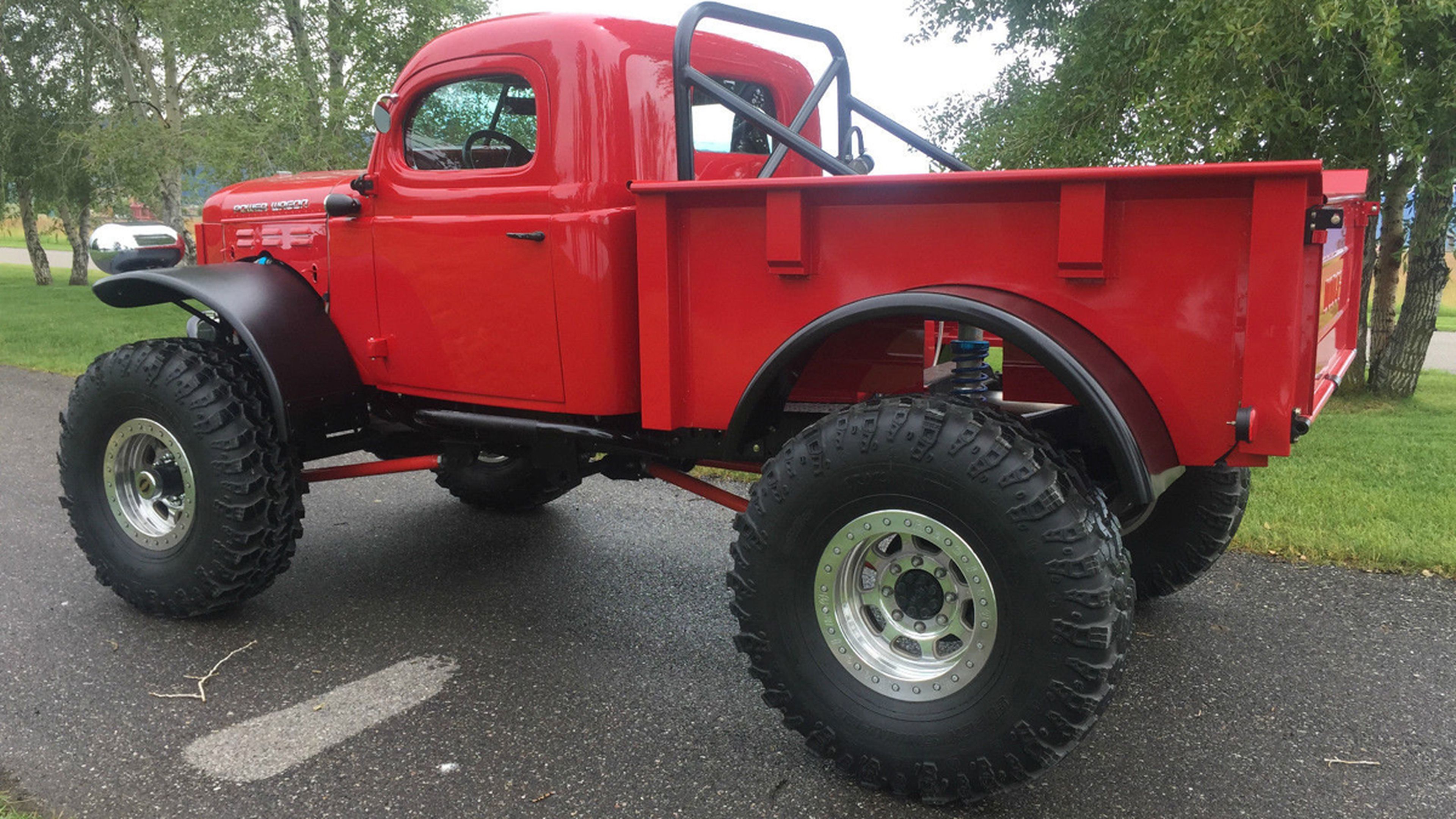 Dodge Power Wagon lateral