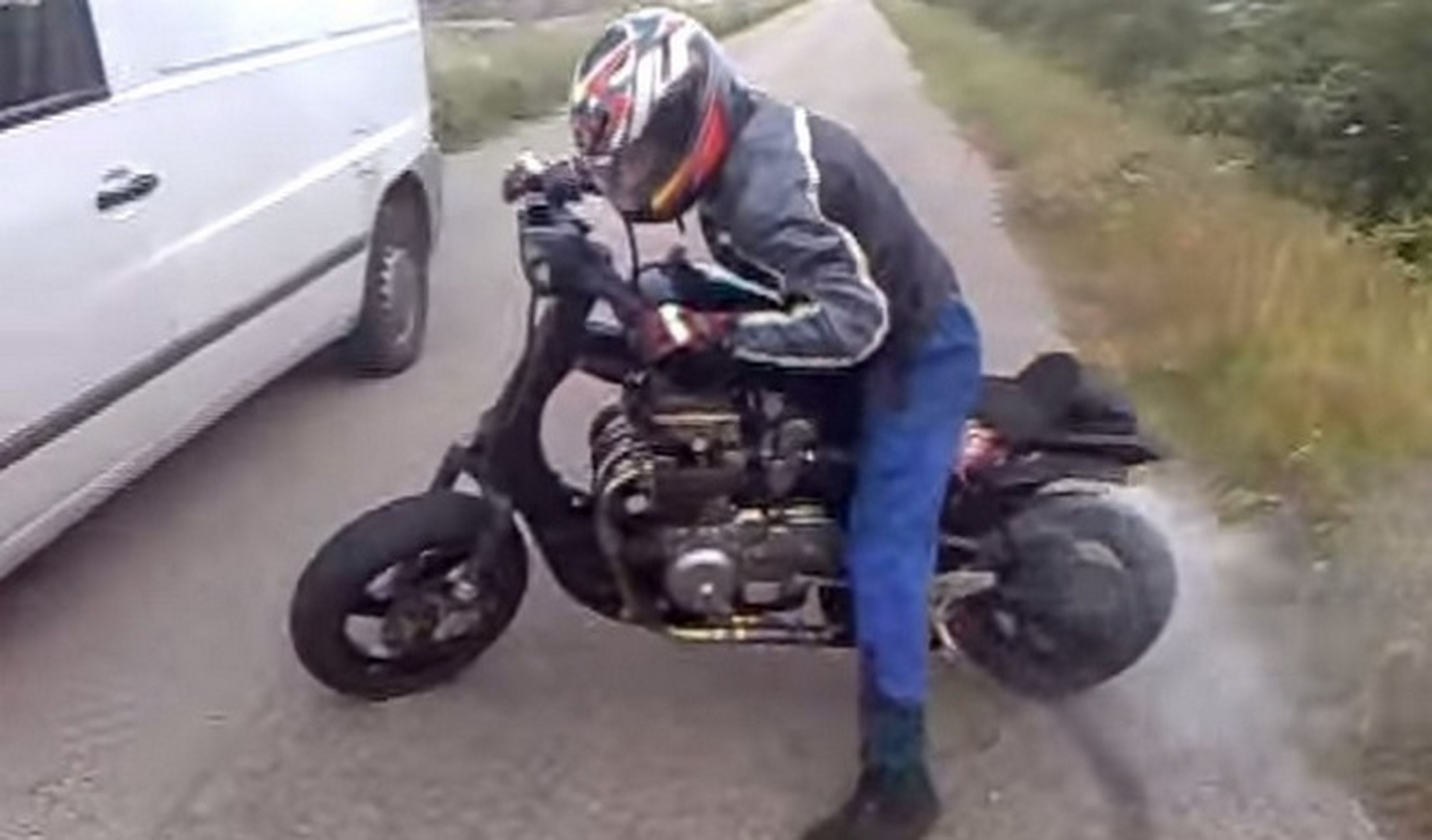 Vídeo: Burnout con una Vespa de 650 cc