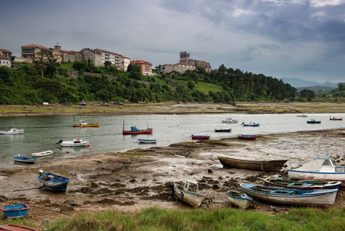 Vistas de San Vicente de la Barquera. Foto: Turismo de Cantabria.