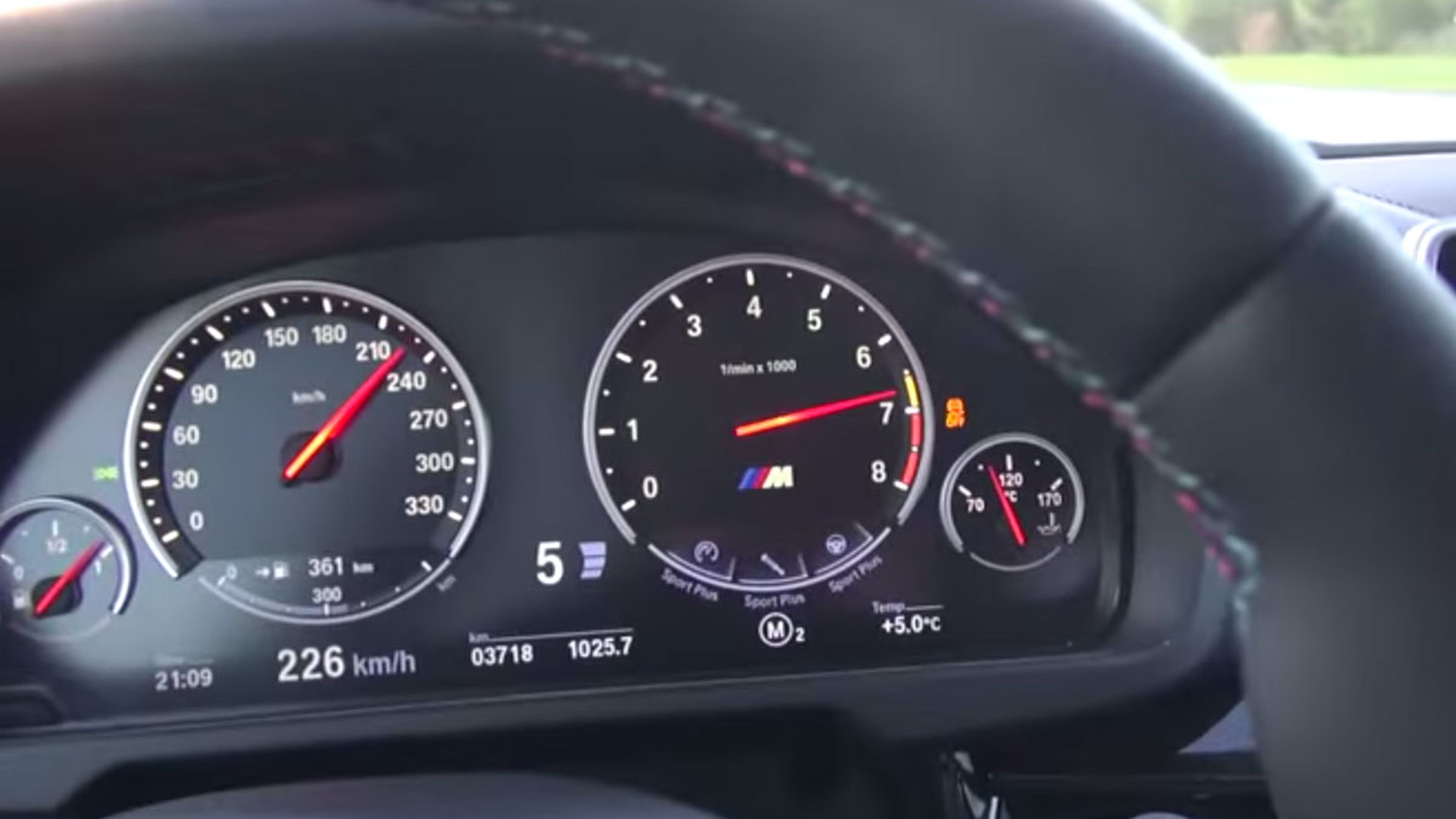 Así acelera un BMW X5 M de 0 a 240 km/h: ¡bestial!