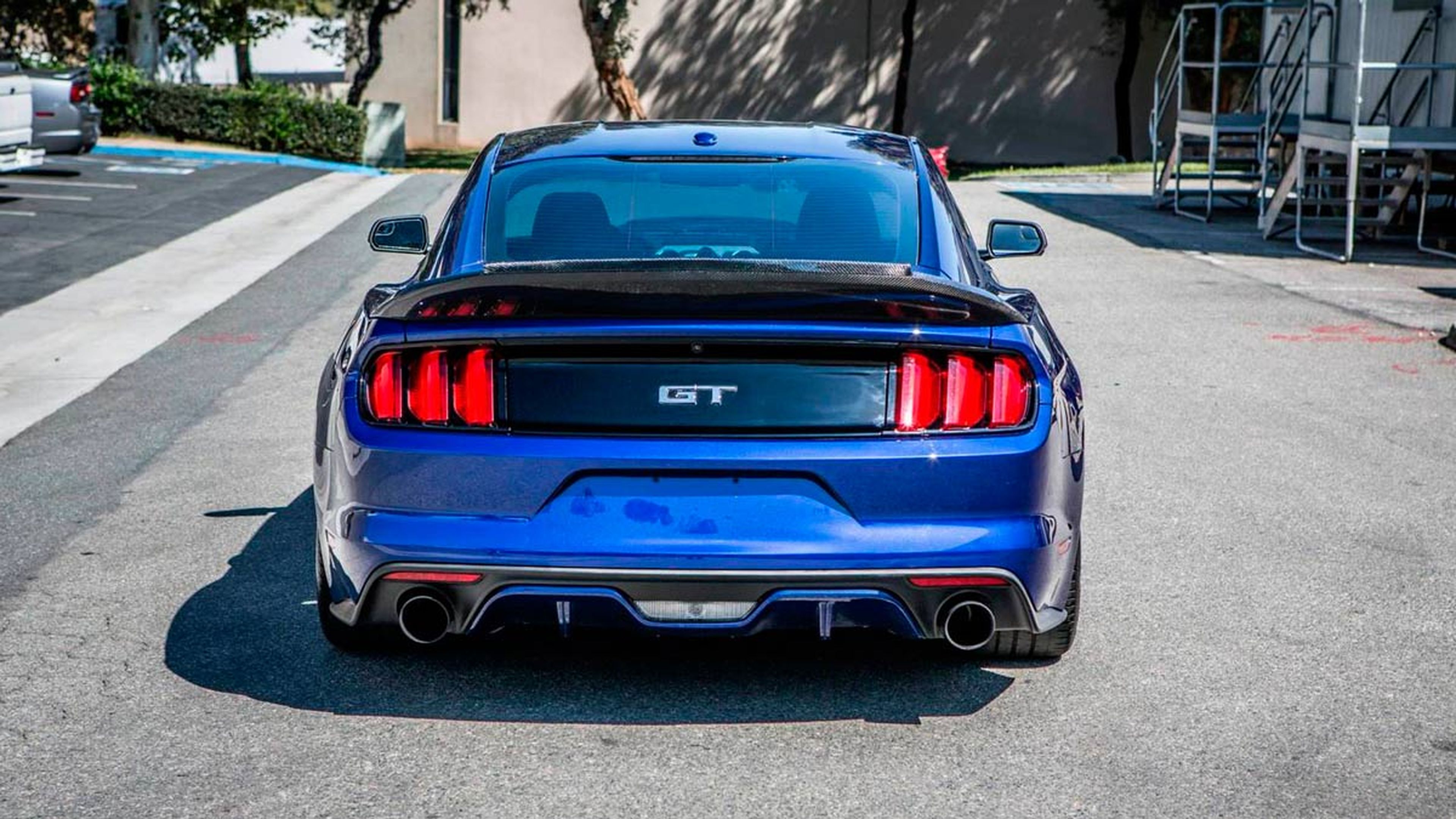 ford mustang trufiber trasera