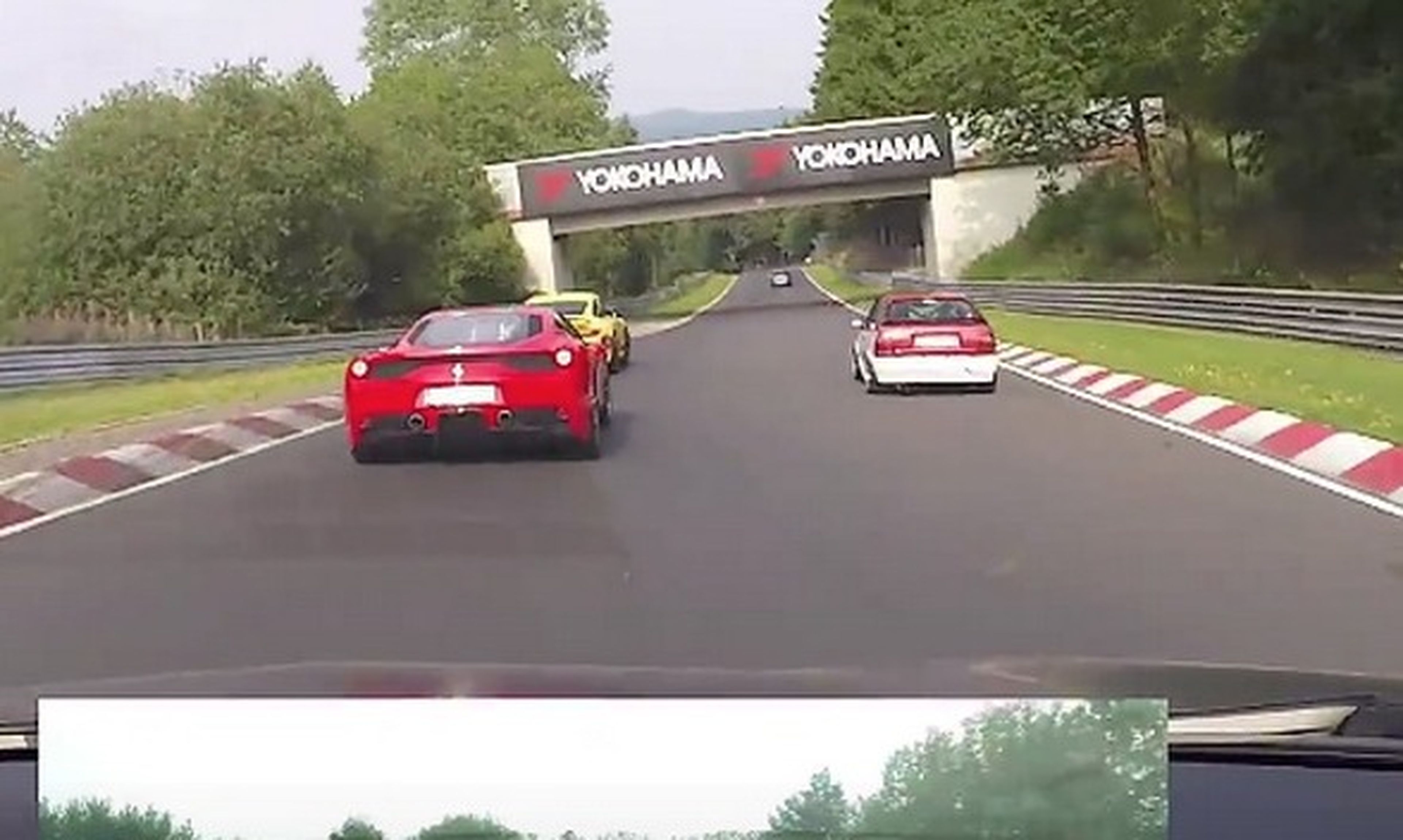 Vídeo: Mégane RS le 'pisa los talones' a un 458 Speciale