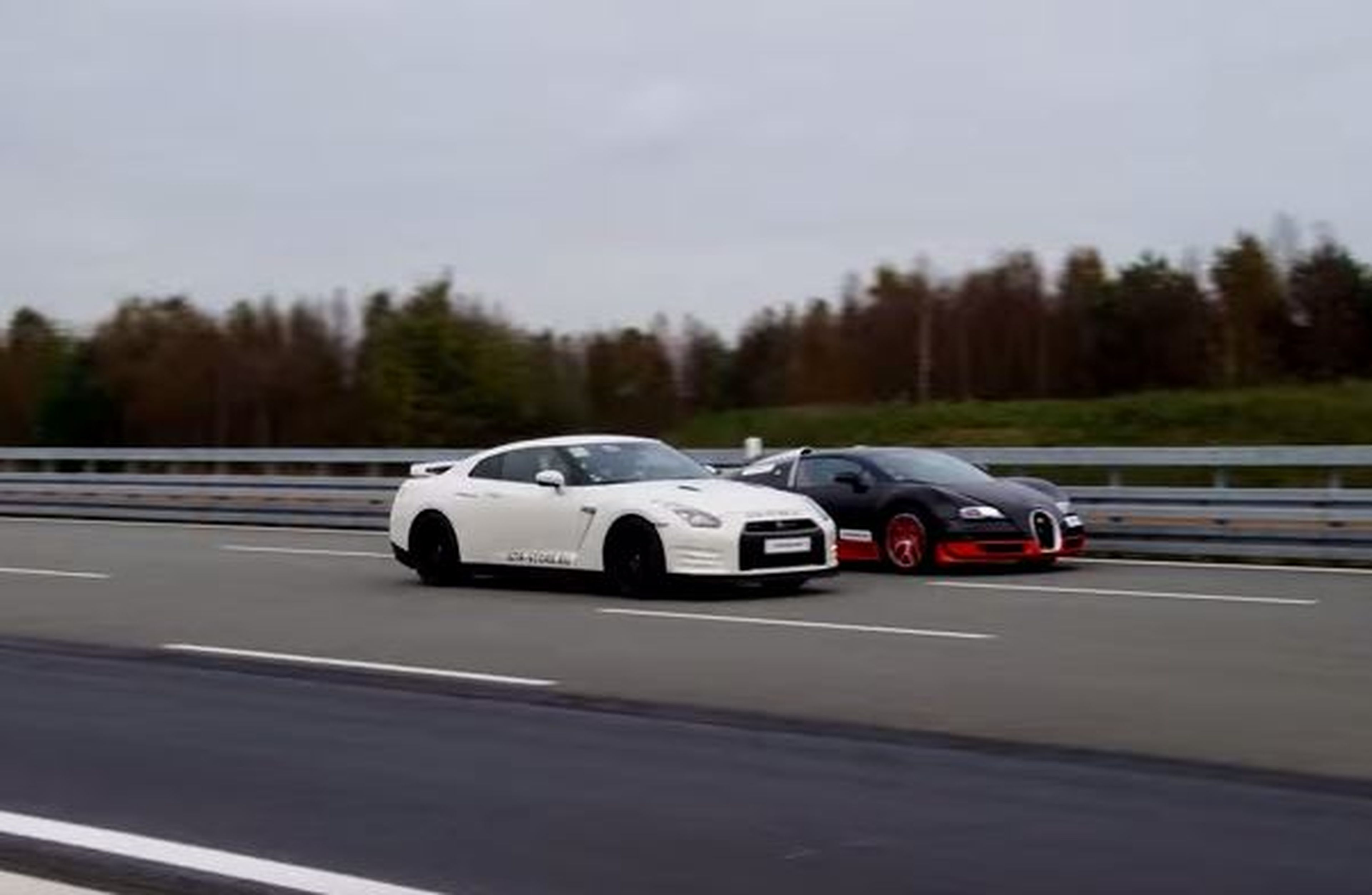 Nissan GT-R contra Bugatti Veyron: ¡el no va a más!
