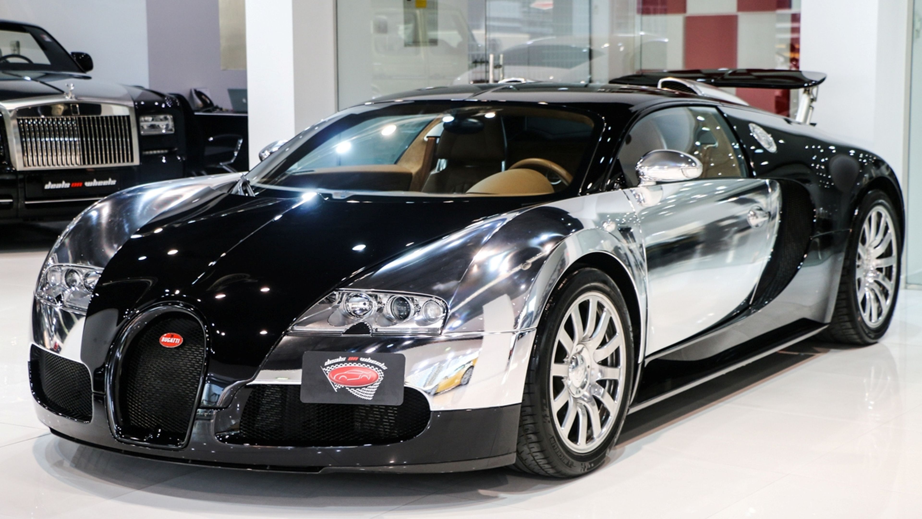Bugatti Veyron cromado frontal