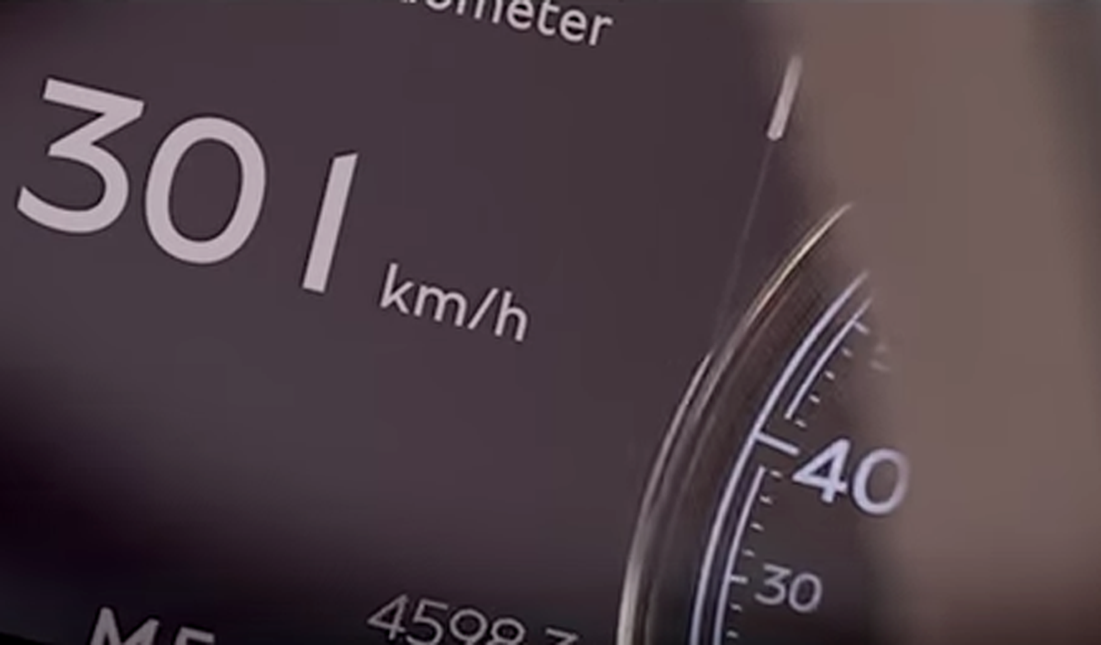 El Bentley Bentayga acelera y acelera ¡hasta 301 km/h!