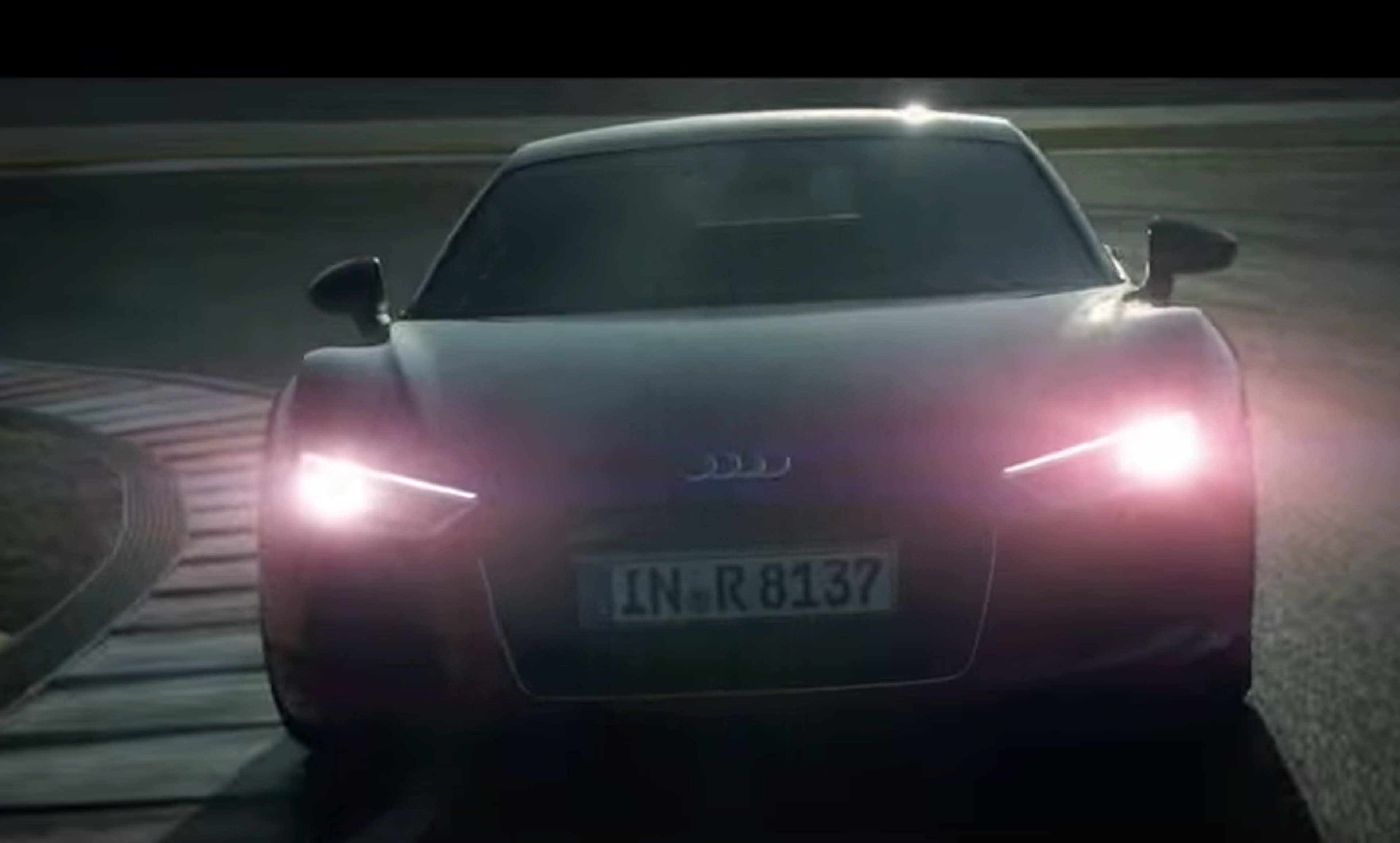 Alucina con lo que un Audi R8 puede hacer... de noche