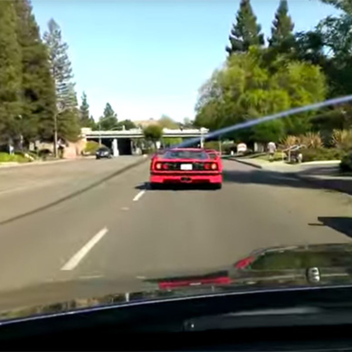 El sonido de este Ferarri F40 es como un orgasmo