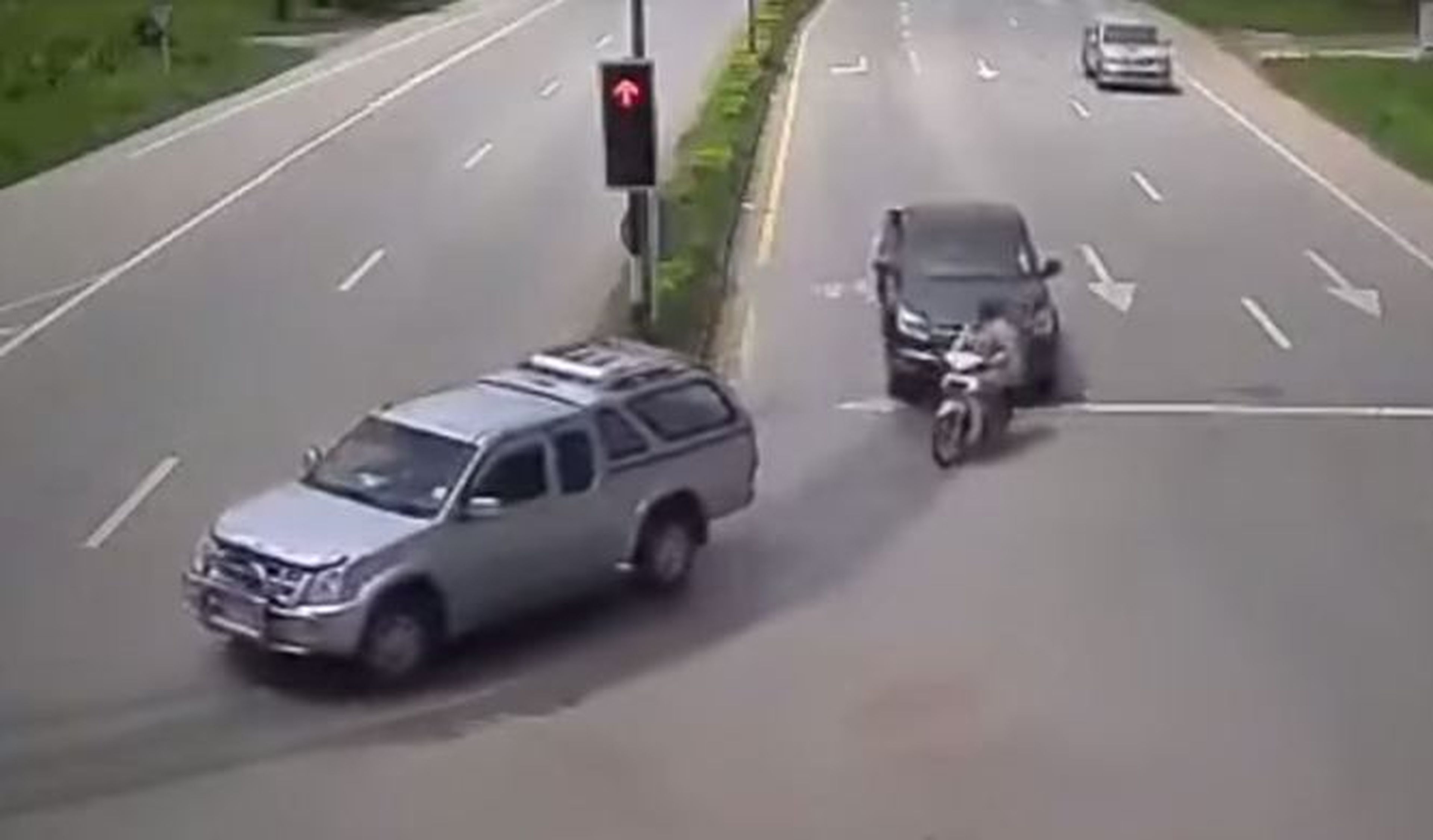 Dos infracciones simultáneas y un accidente en Tailandia