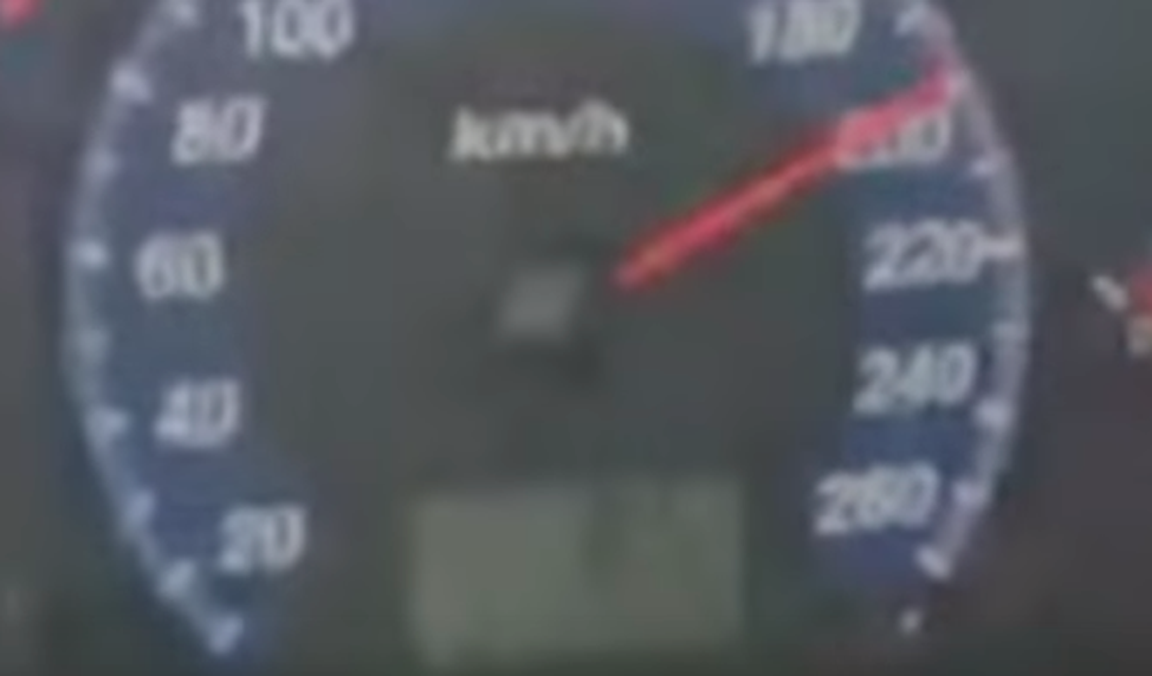 Imputado por grabar un vídeo en el que circula a 200 km/h