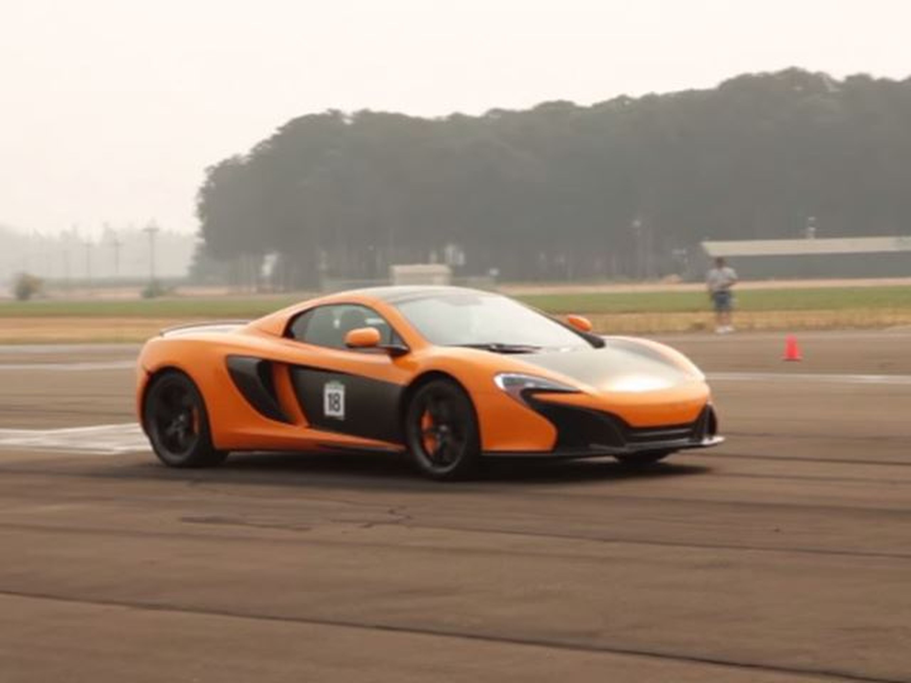 Vídeo: al volante de un McLaren 650S ¡con 12 años!