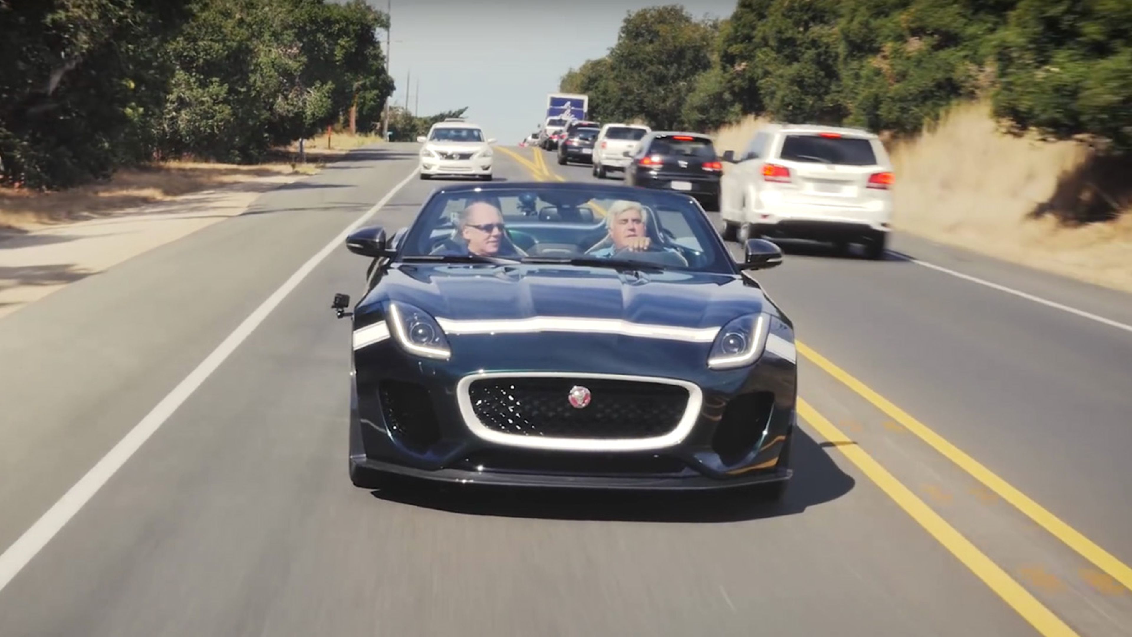 Jay Leno disfruta al volante del Jaguar F-Type Project 7