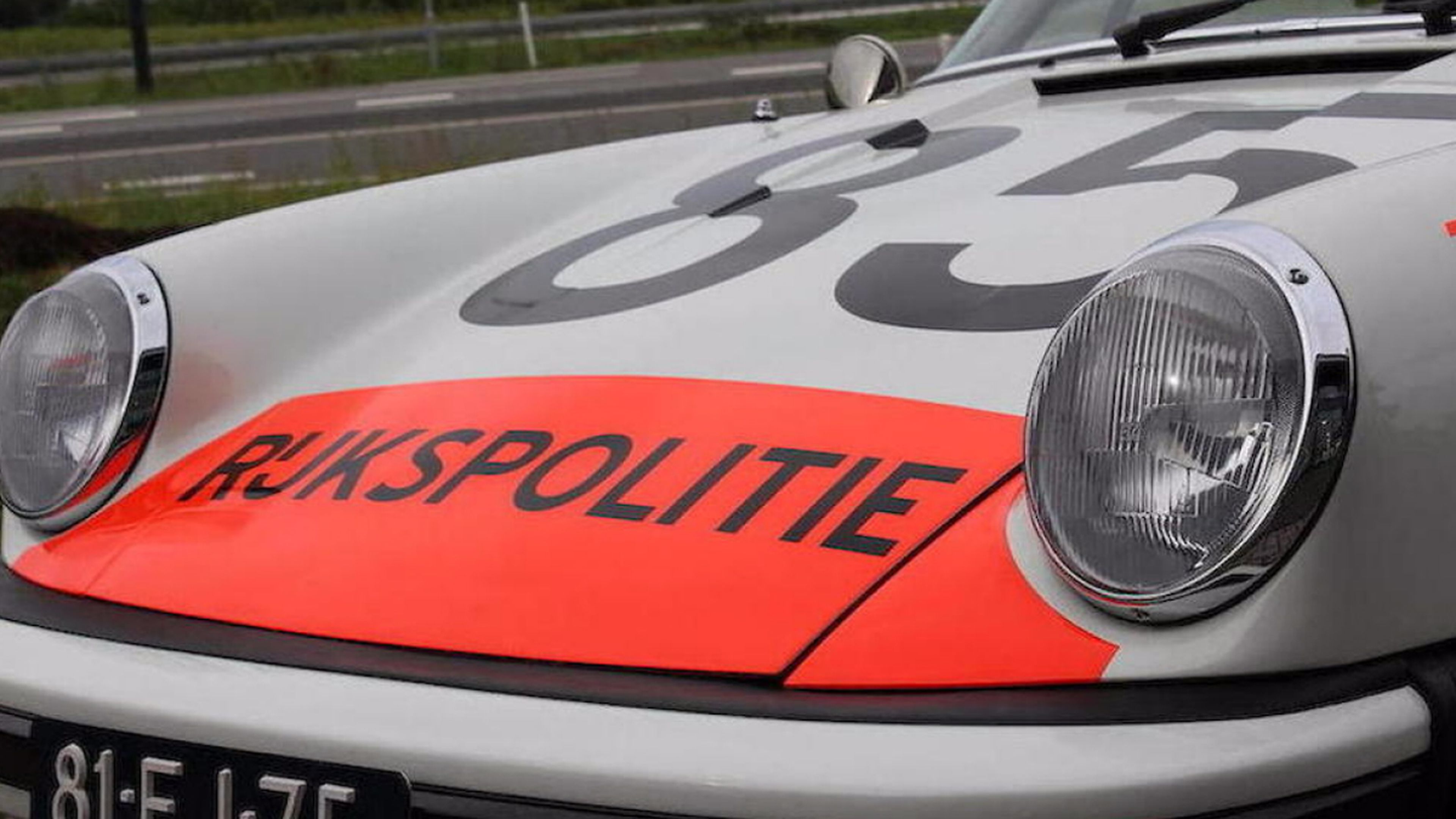 Porsche 911 Targa policía holandesa faros