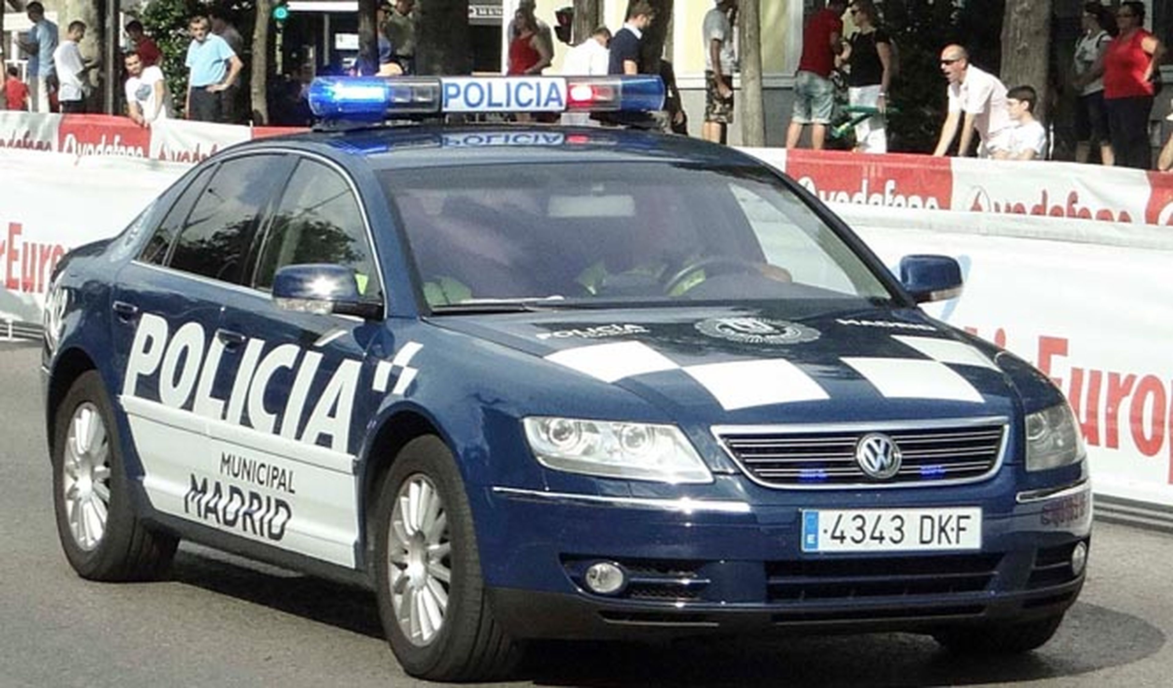 La Policía de Madrid estrella su VW Phaeton