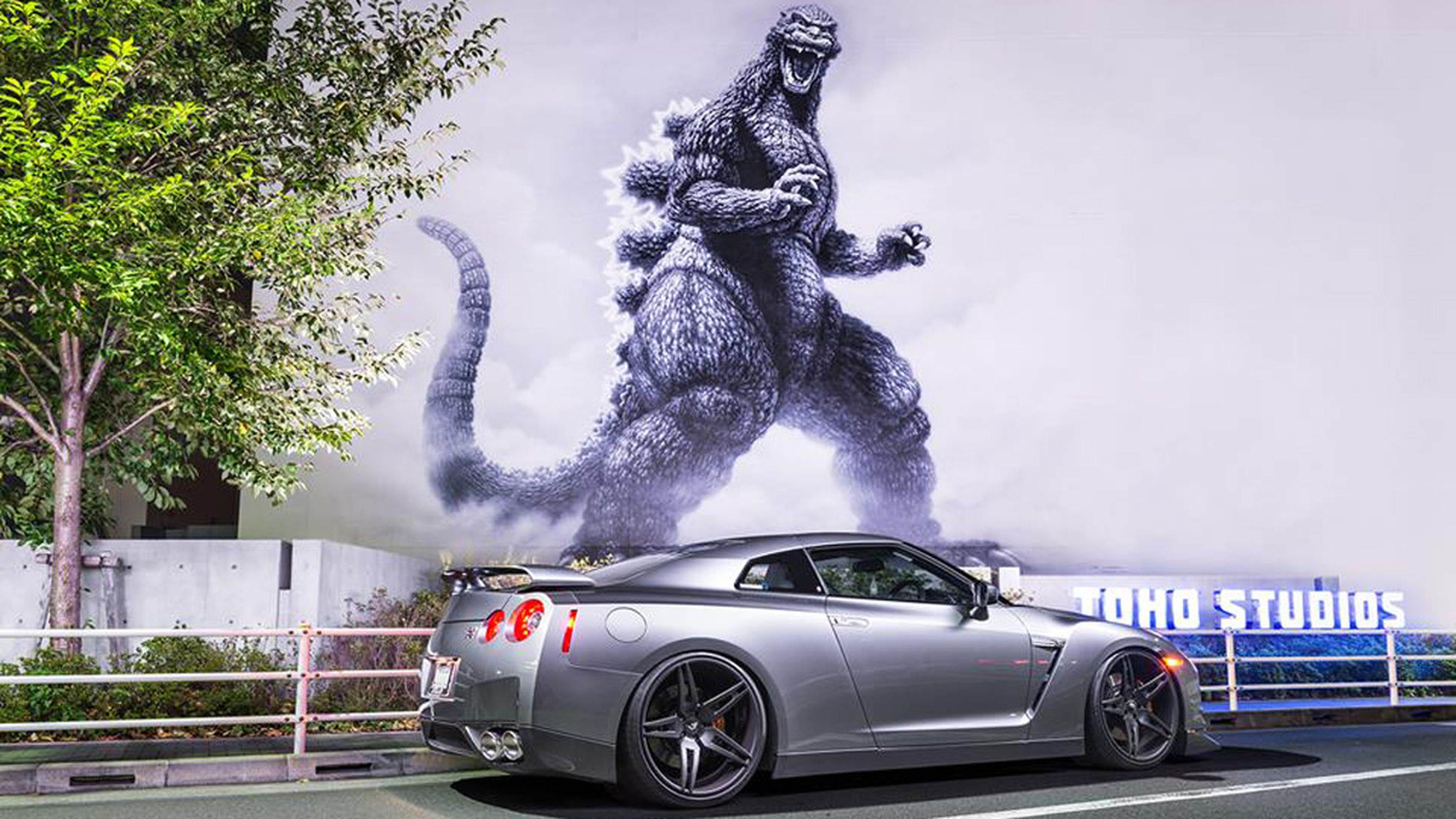 Nissan-GT-R-Godzilla-trasera