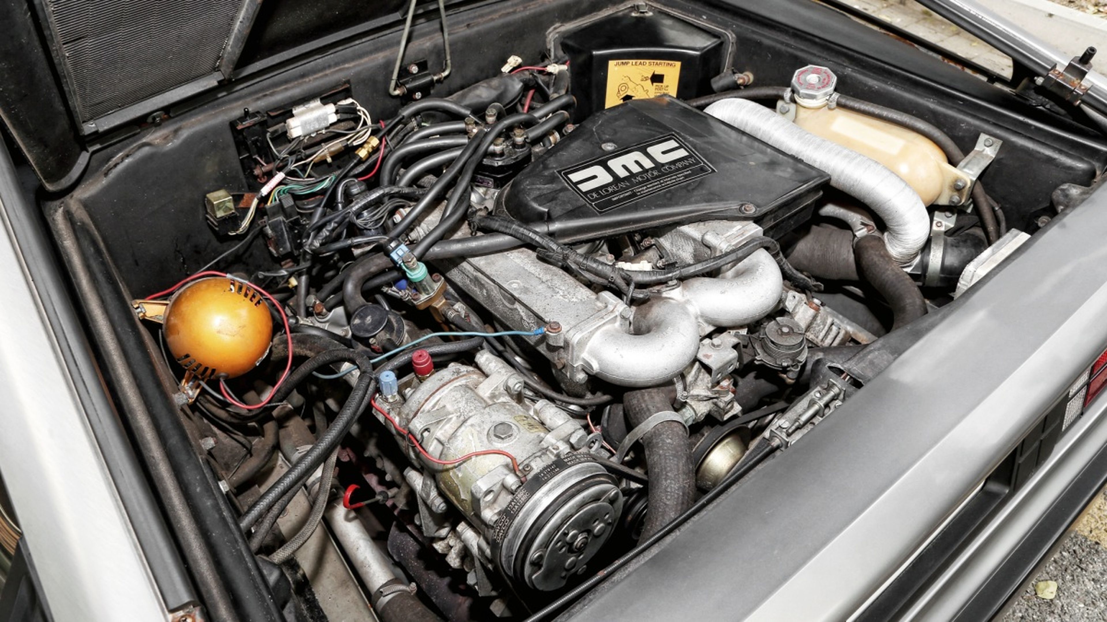 Prueba-DeLorean-DMC-12-motor-PRV-V6