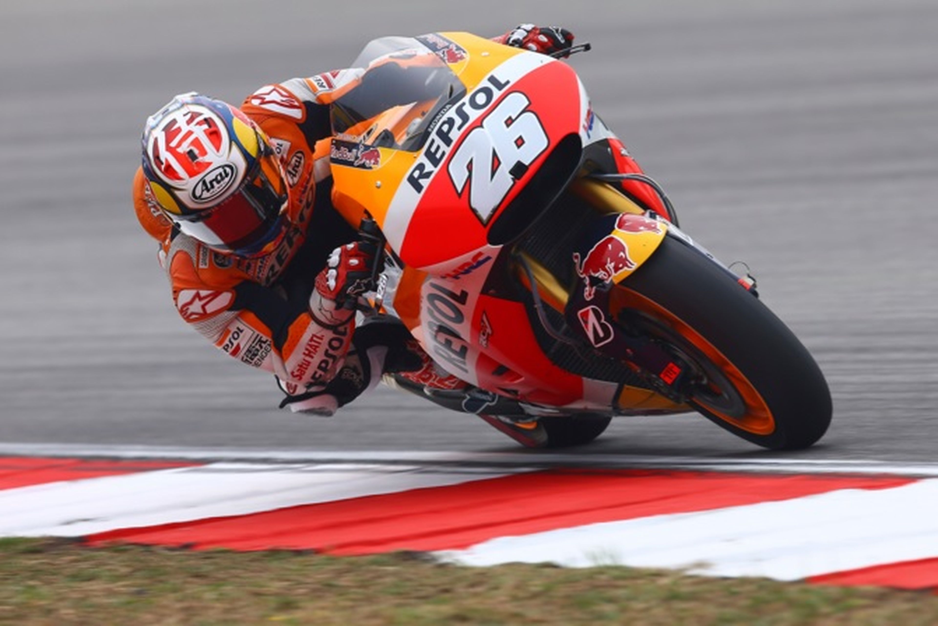 Carrera MotoGP Malasia 2015: Dani gana; Rossi tira a Marc
