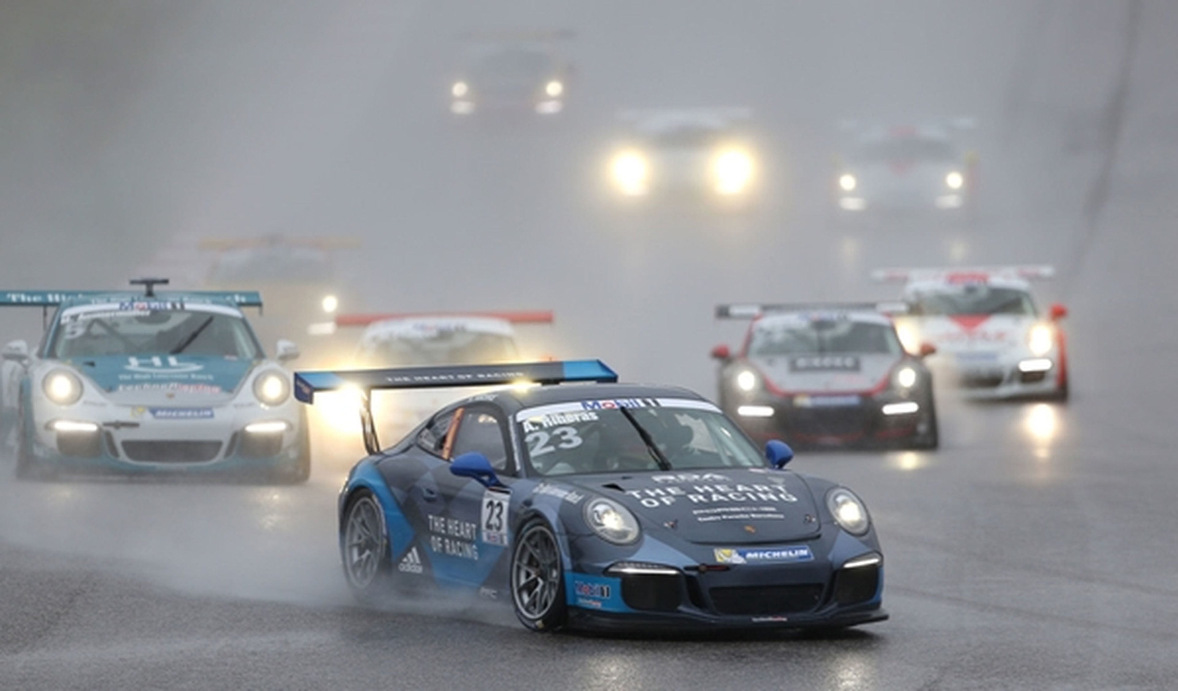 Álex Riberas gana por primera vez en la Porsche Supercup