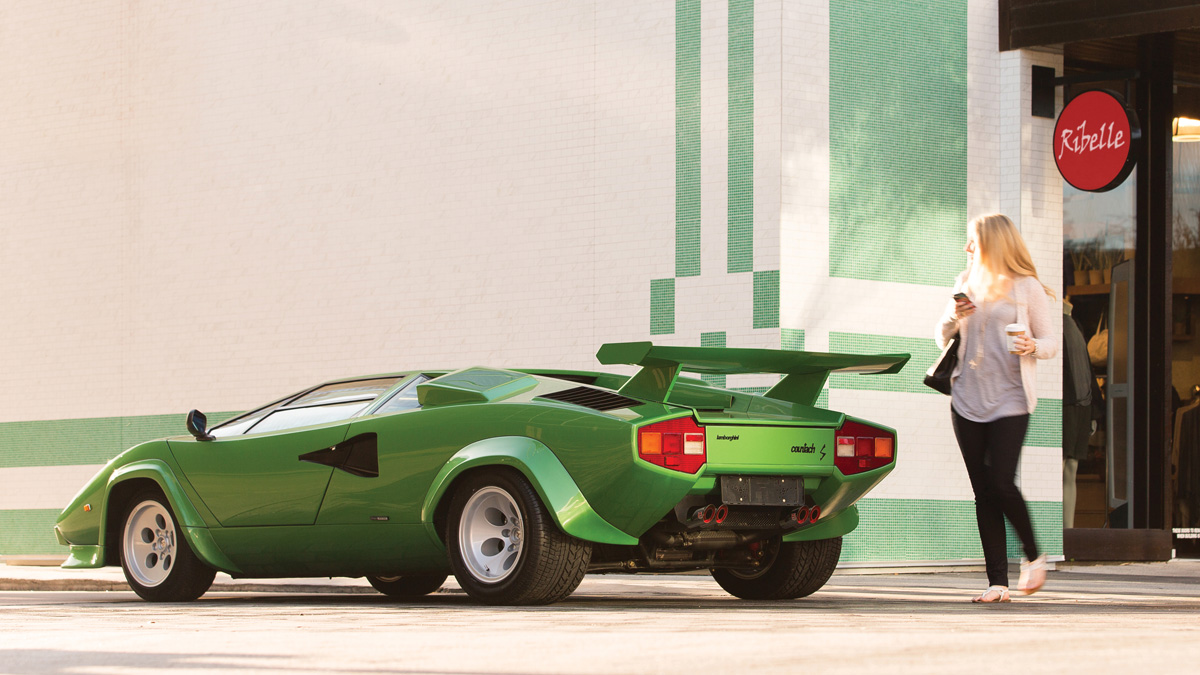 Este Lamborghini Countach verde del 81 'podría' ser tuyo... -