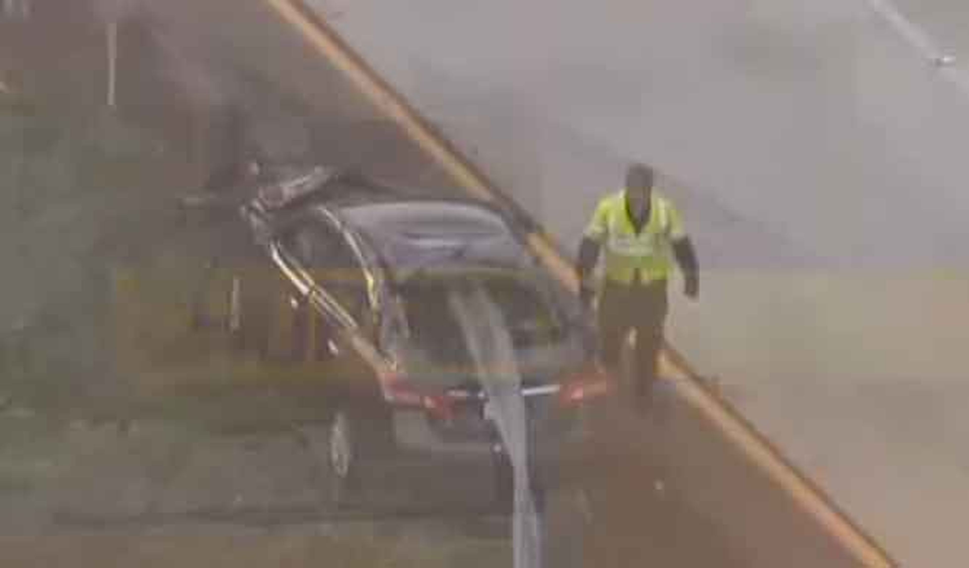 Increíble: empala su coche en un guardarraíl y sobrevive