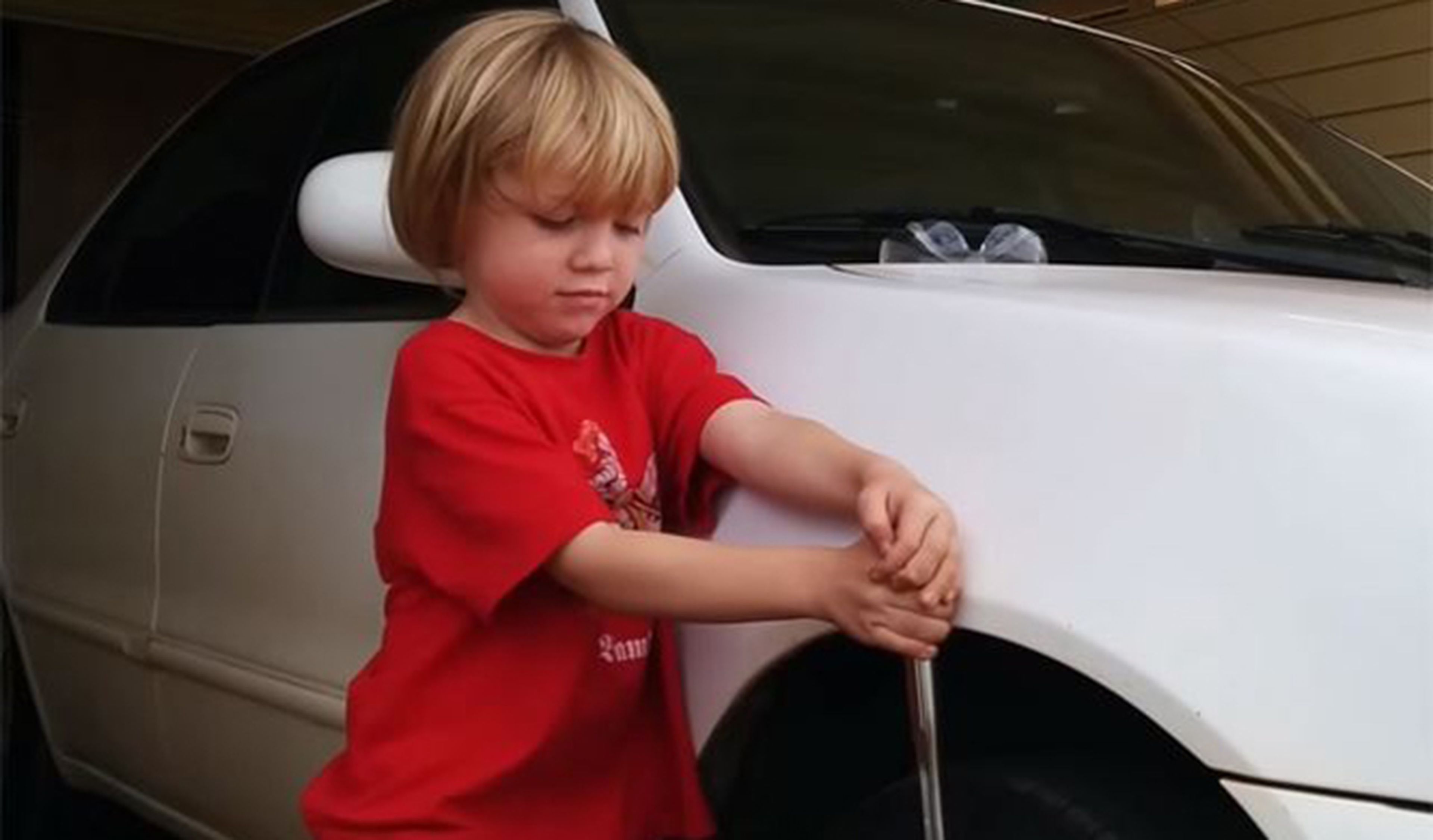 Este niño sabe más de coches que tú (y que yo)