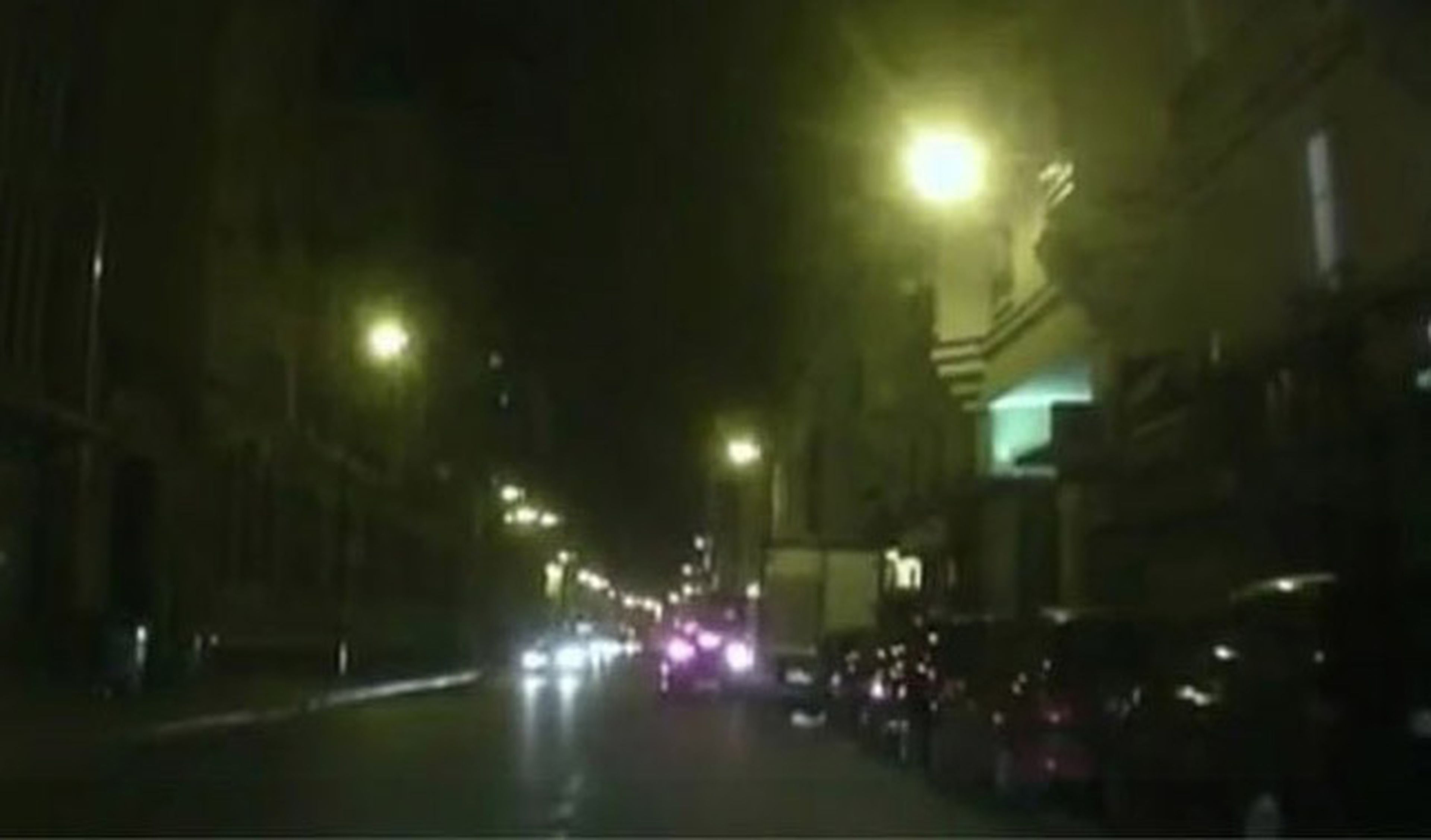 Vídeo: taxista se topa con los atentados de París