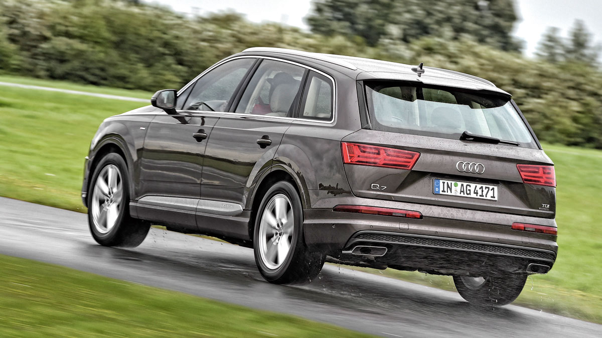 Comparativa SUV lujo Audi Q7 trasera Comparativa SUV lujo Audi Q7 trasera