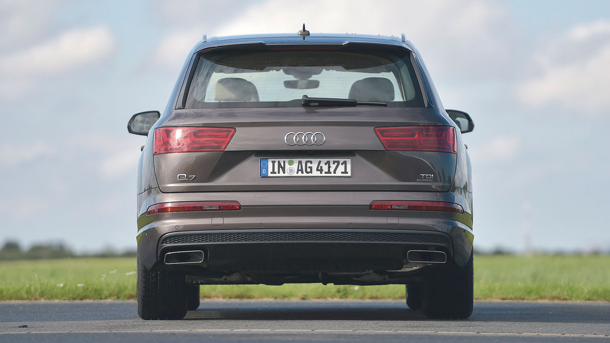 Comparativa SUV lujo Audi Q7 trasera Comparativa SUV lujo Audi Q7 trasera