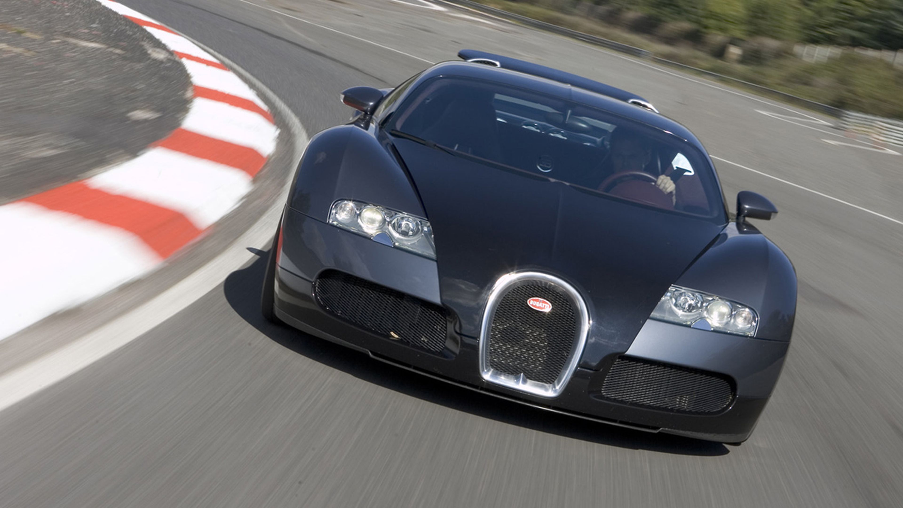 deportivos malos circuito Bugatti Veyron