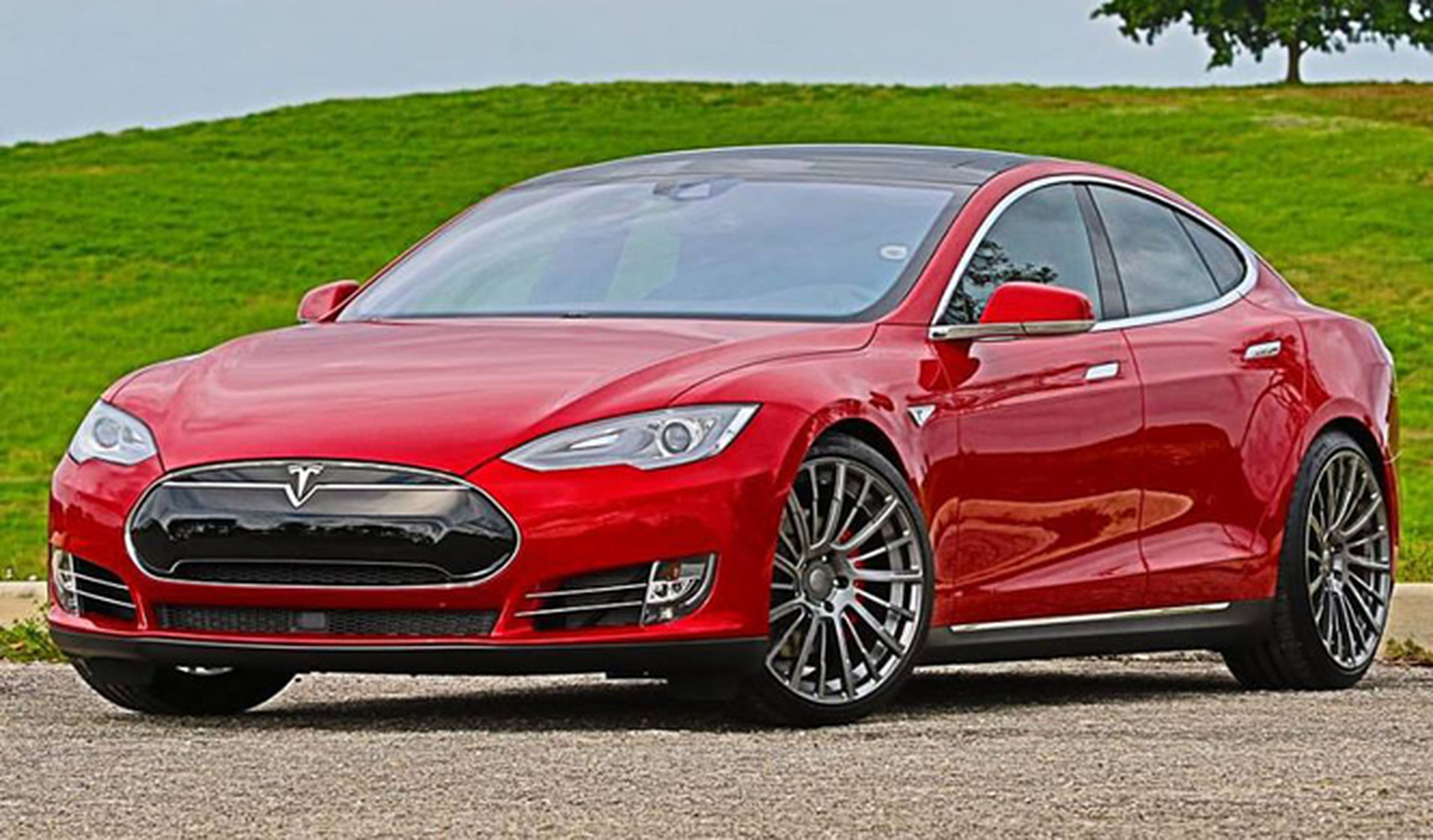 Así acelera la última evolución del Tesla Model S P90D