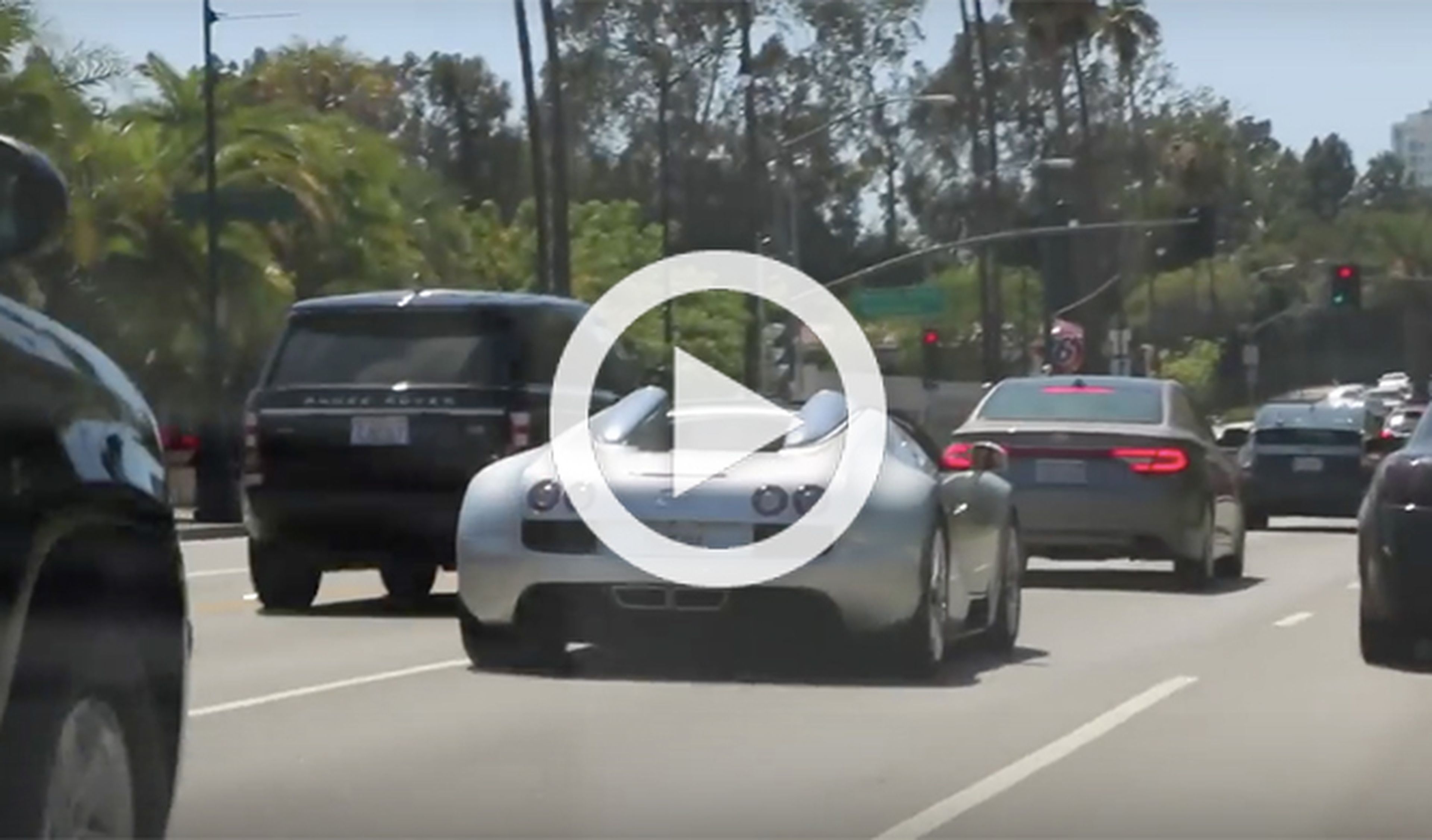 Schwarzenegger, de paseo con su novia en su Bugatti Veyron