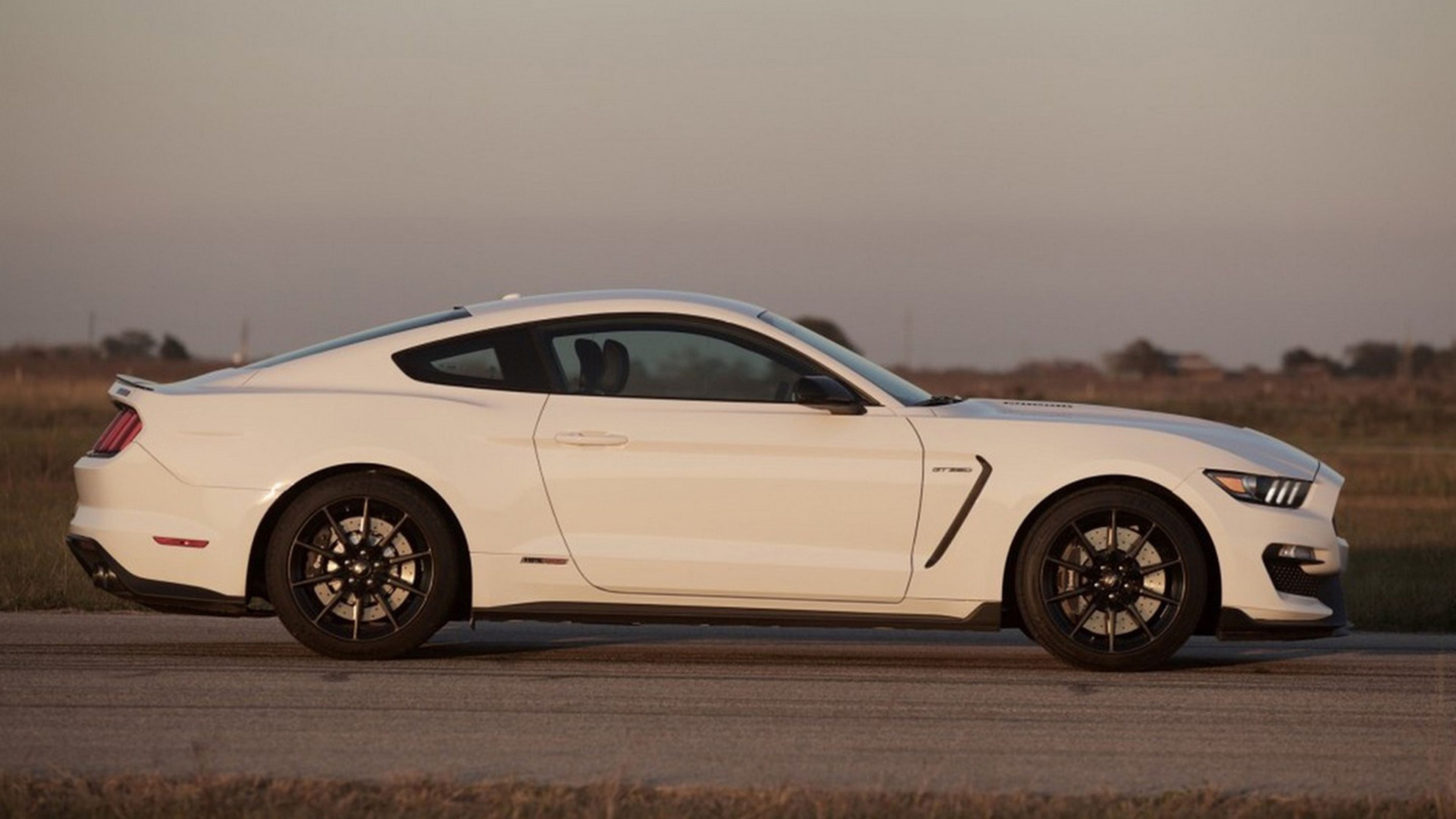Ford Mustang gt350 Hennessey HPE575 lateral