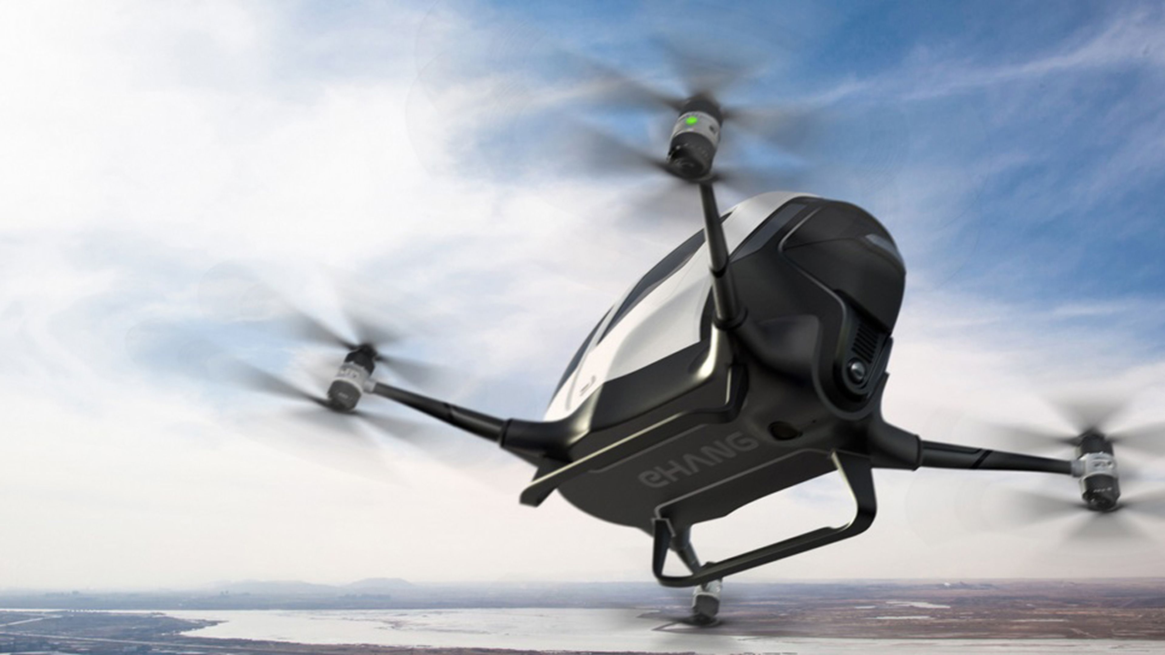 primer dron tripulado a pleno rendimiento