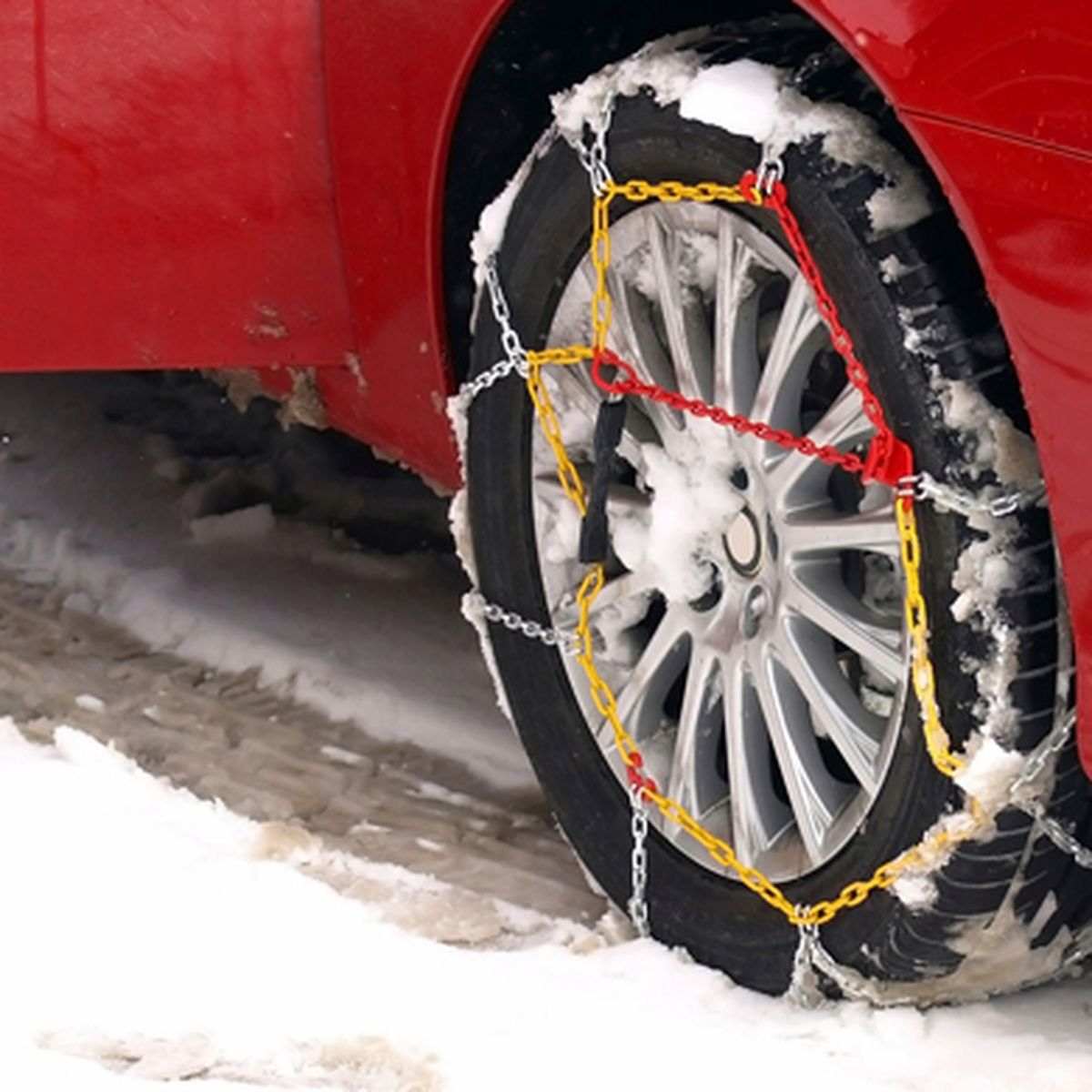 Cómo colocar las cadenas para la nieve y el hielo al coche en dos minutos