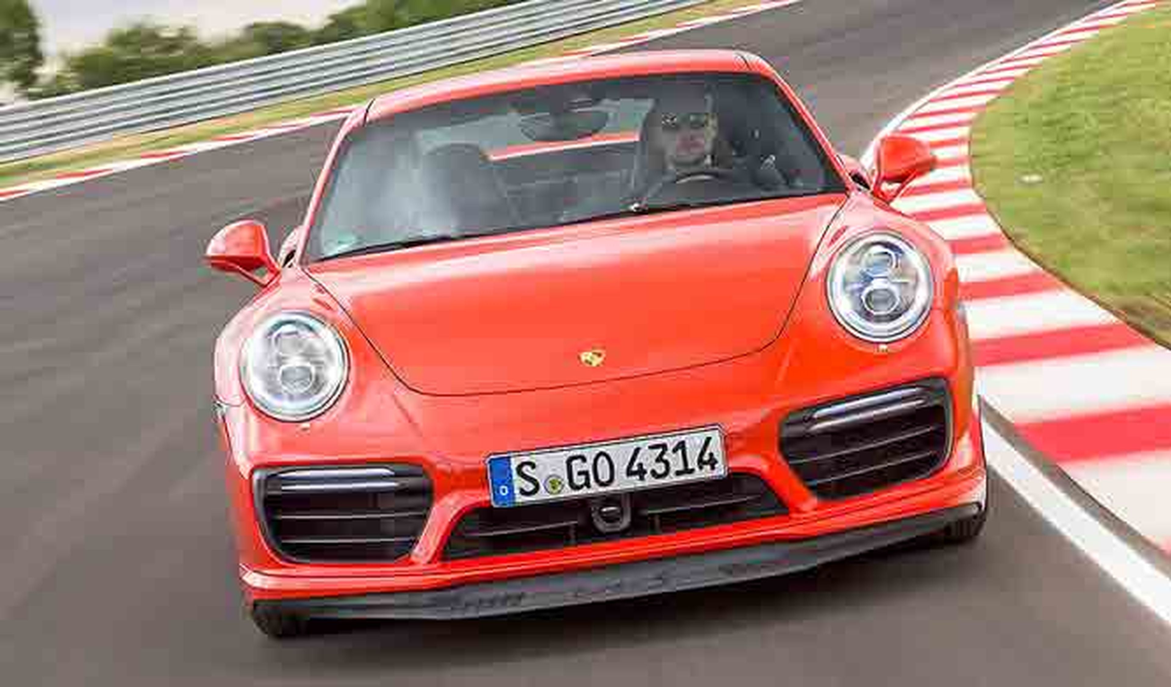 Porsche seguirá con el cambio manual, a pesar de la demanda