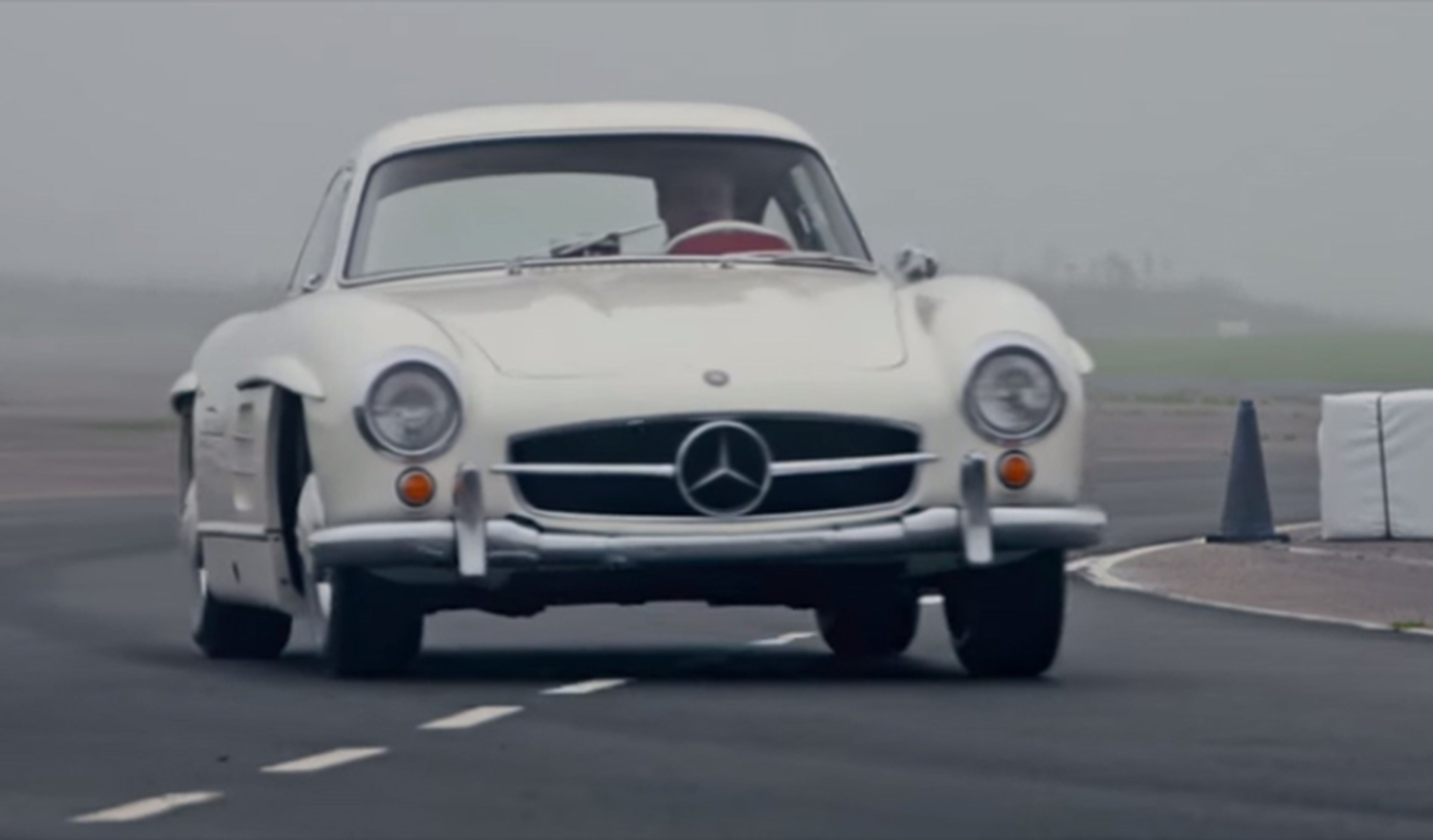 ¿Es el Mercedes 300 SL el primer superdeportivo fabricado?