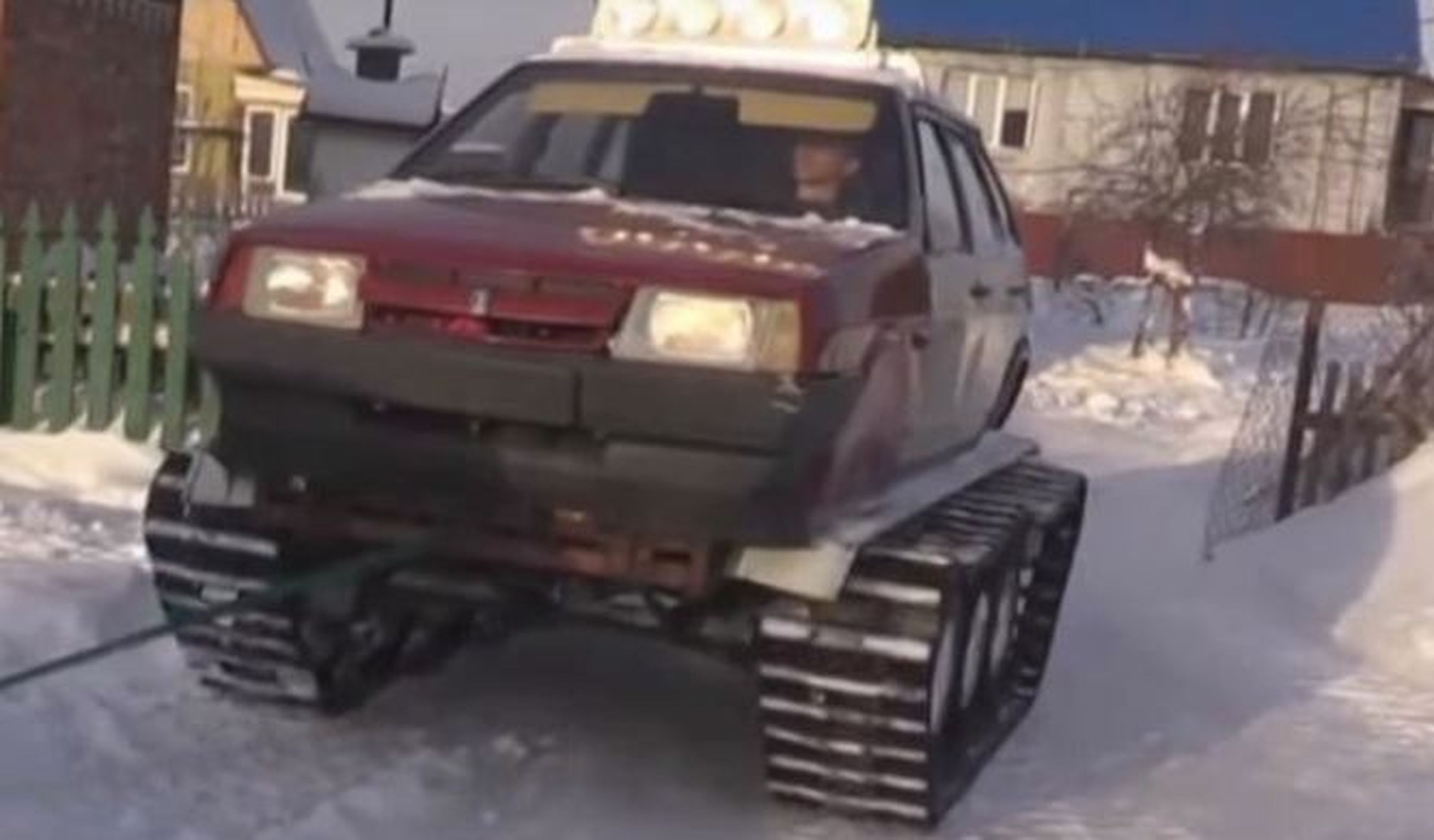 Un Lada convertido en tanque: solo en Rusia