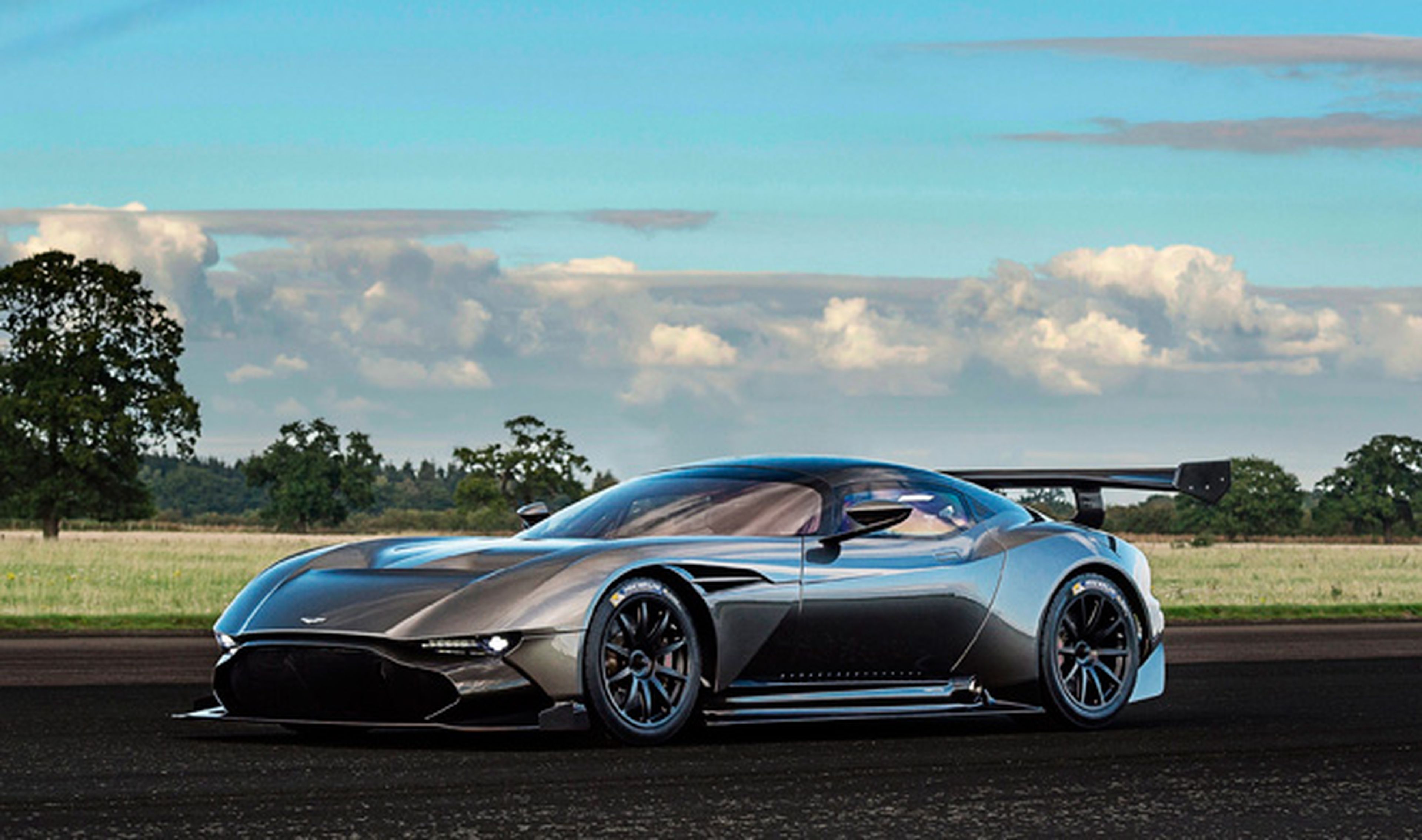 El primer Aston Martin Vulcan ya está a la venta