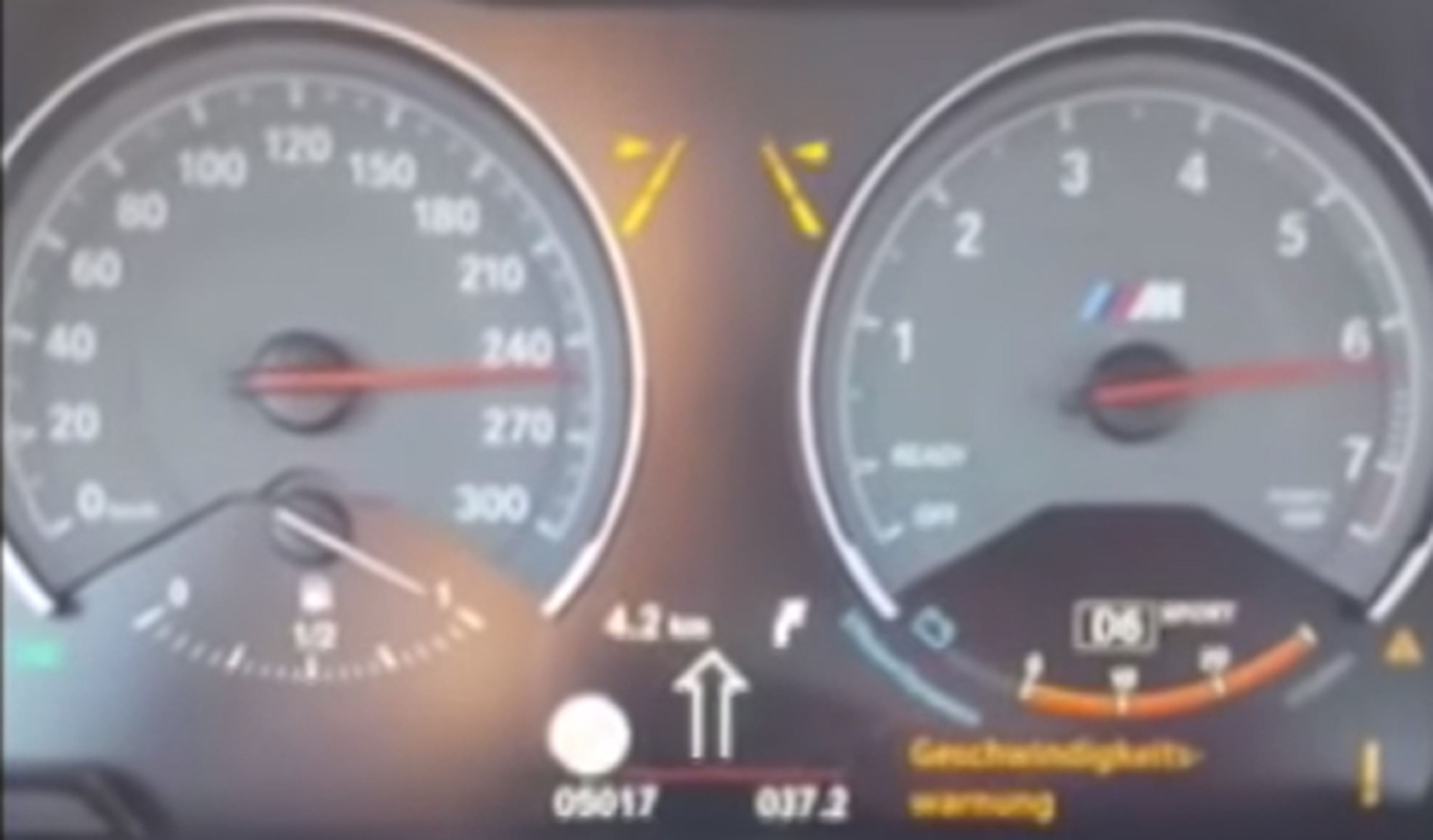Un BMW M2 Coupé a 250 km/h en una autopista