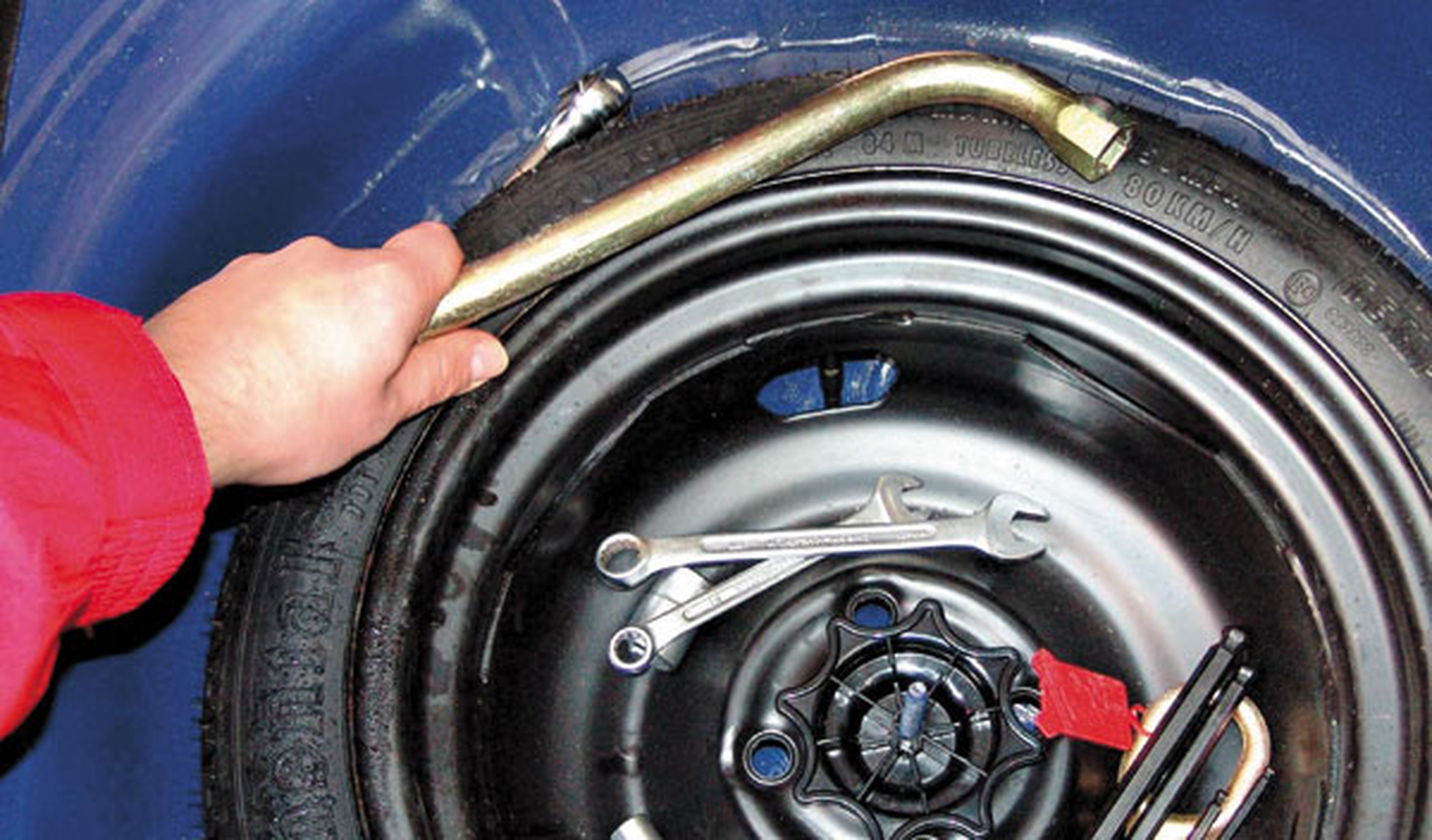 ¿Por qué los fabricantes no quieren usar rueda de repuesto?
