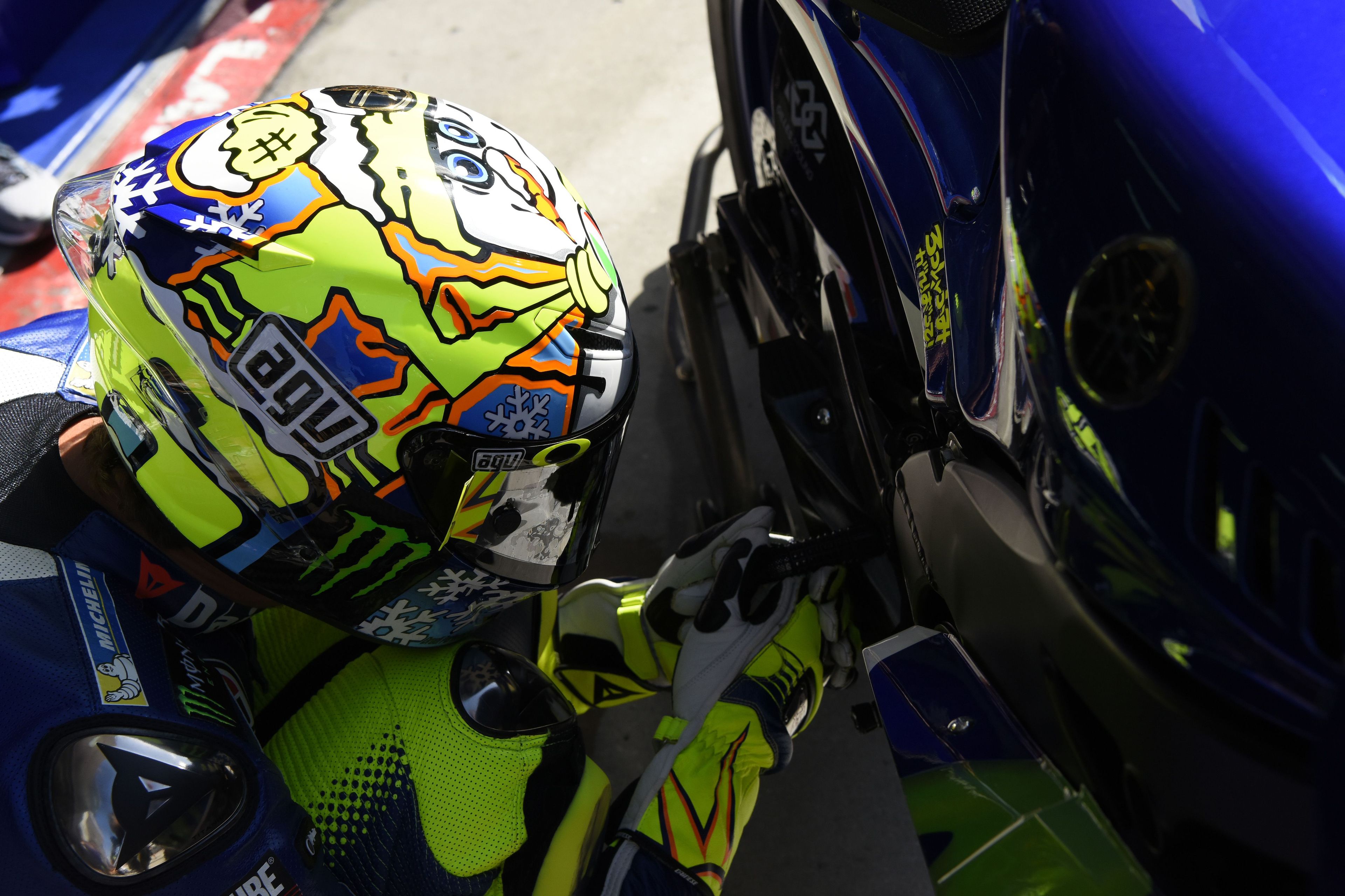 Valentino Rossi: "La moto ha mejorado mucho respecto ayer"