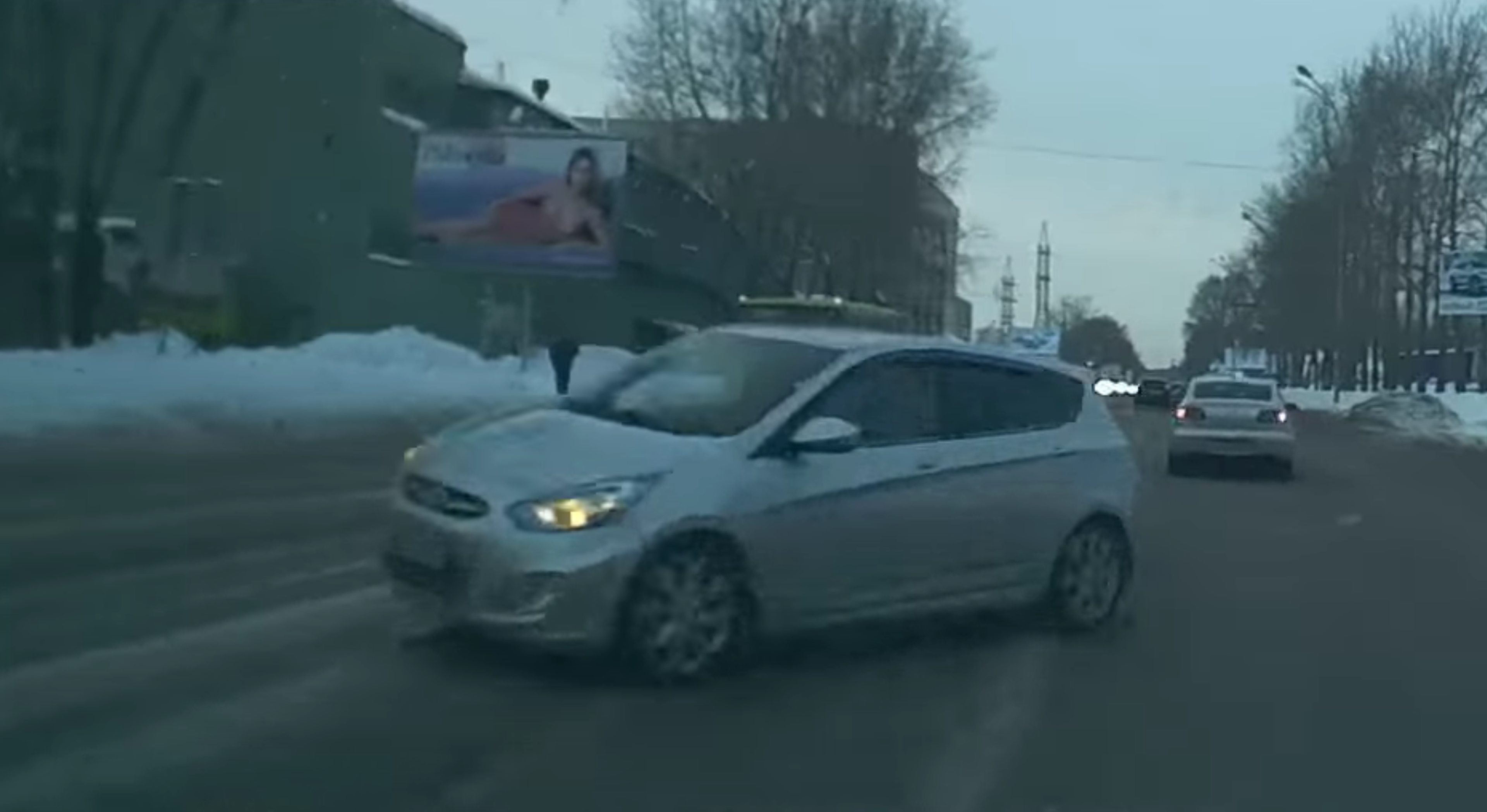 ¡Tremenda librada de un Hyundai en Rusia!