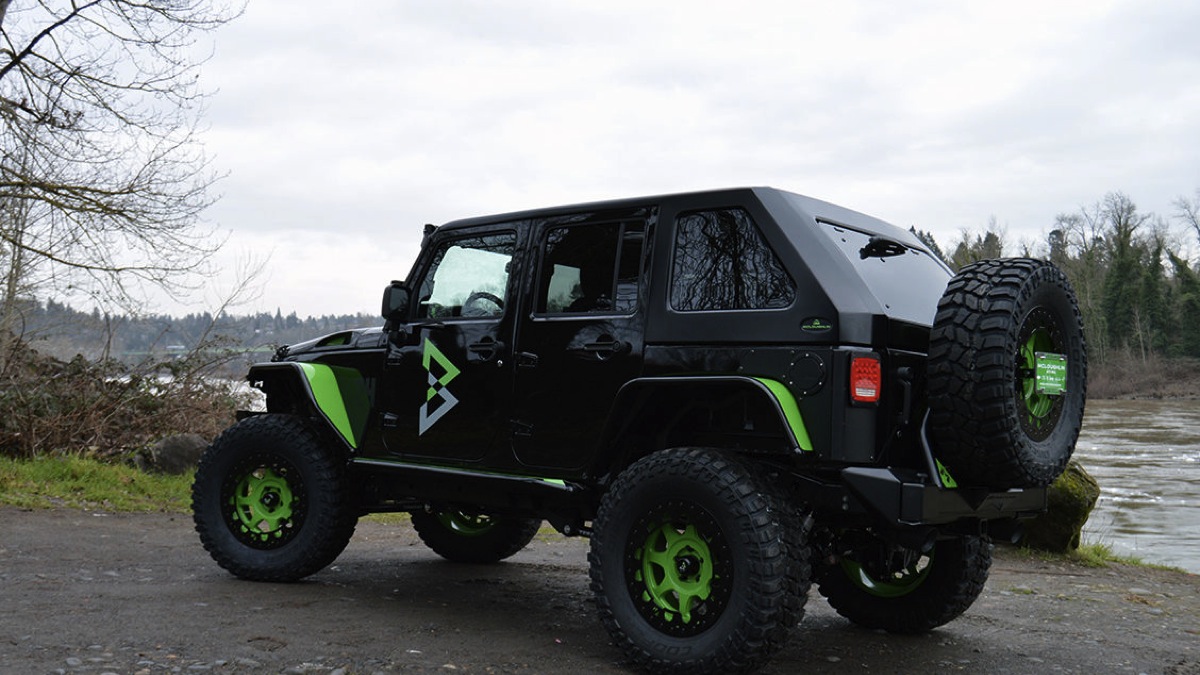 Marshawn Lynch vente su Jeep Wrangler 'Beast Mode' -