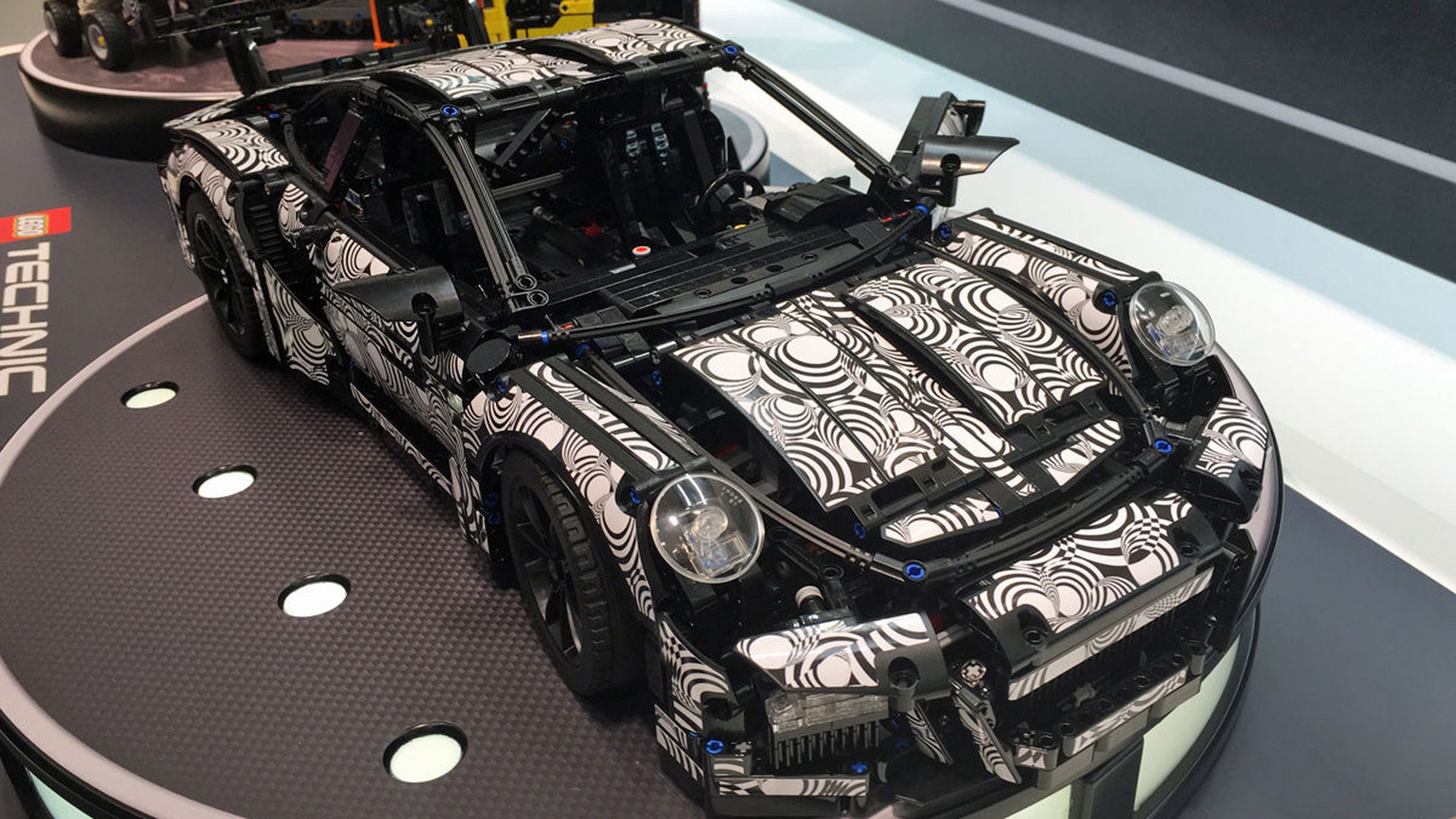 Porsche GT3 RS de Lego. ¡Fabrica el coche de tus sueños!