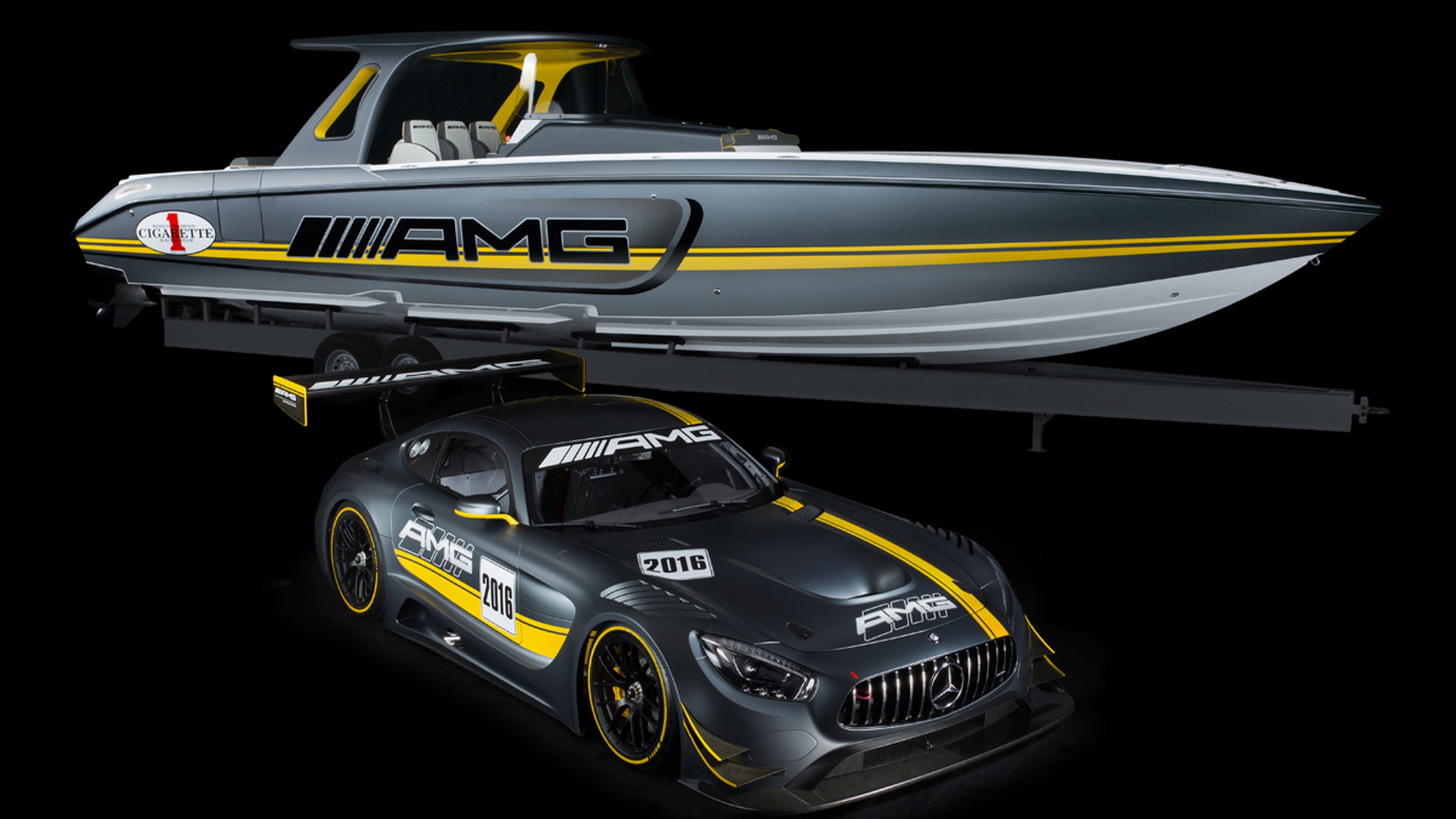 Легкая гоночная лодка. Лодка Мерседес АМГ. Катер Мерседес Бенц. Mercedes AMG gt3 Race Taxi. Гоночный катер.