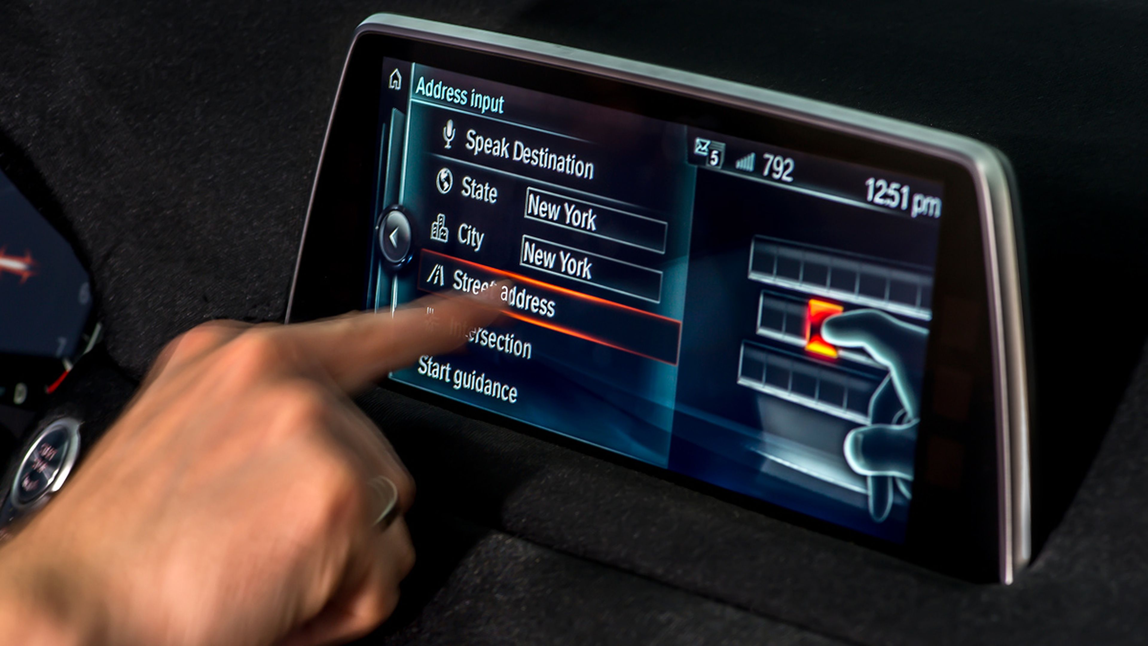 BMW sucumbe a la moda de las pantallas táctiles