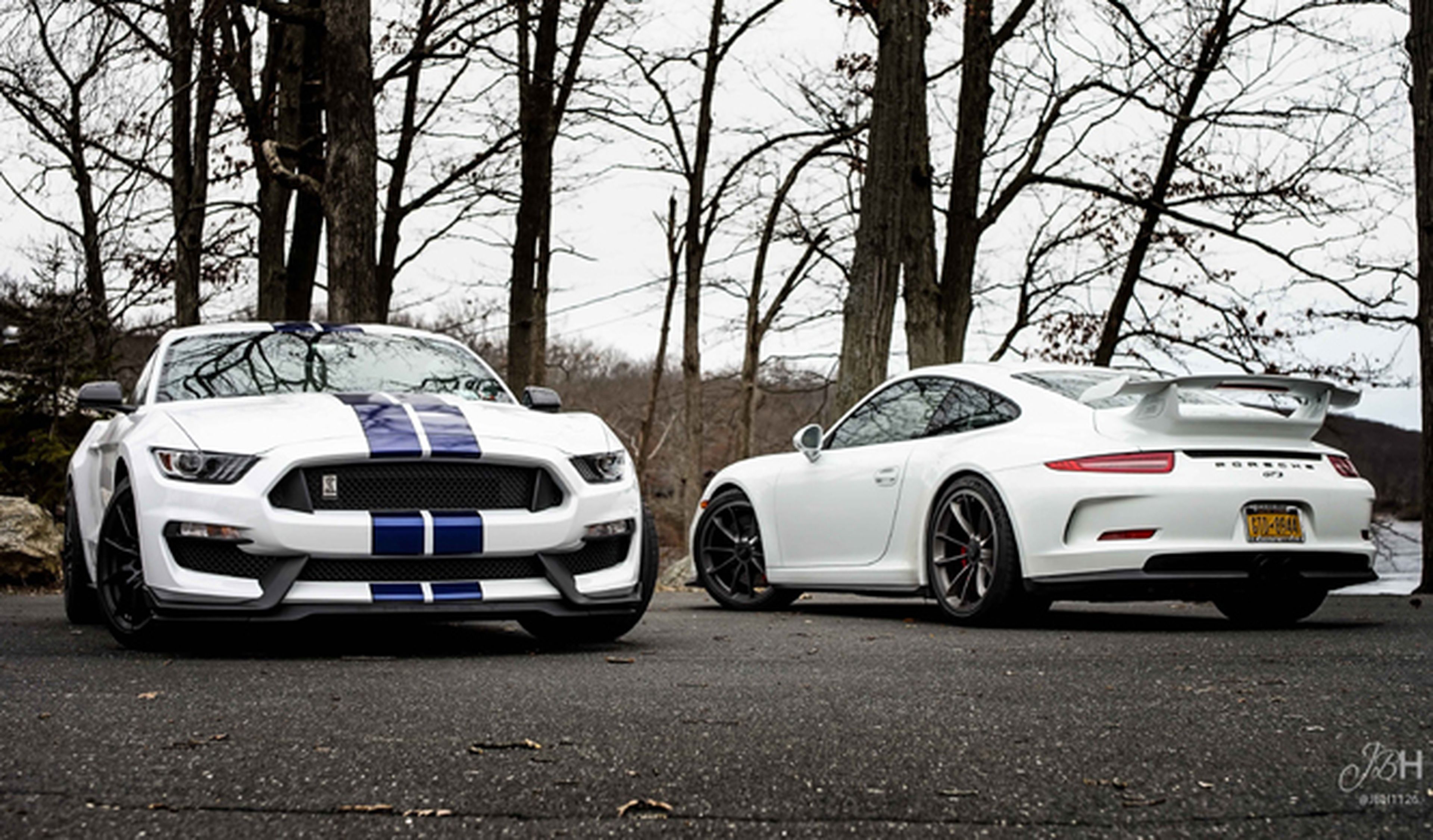 Porsche 911 GT3 y Mustang Shelby GT350, la misma filosofía